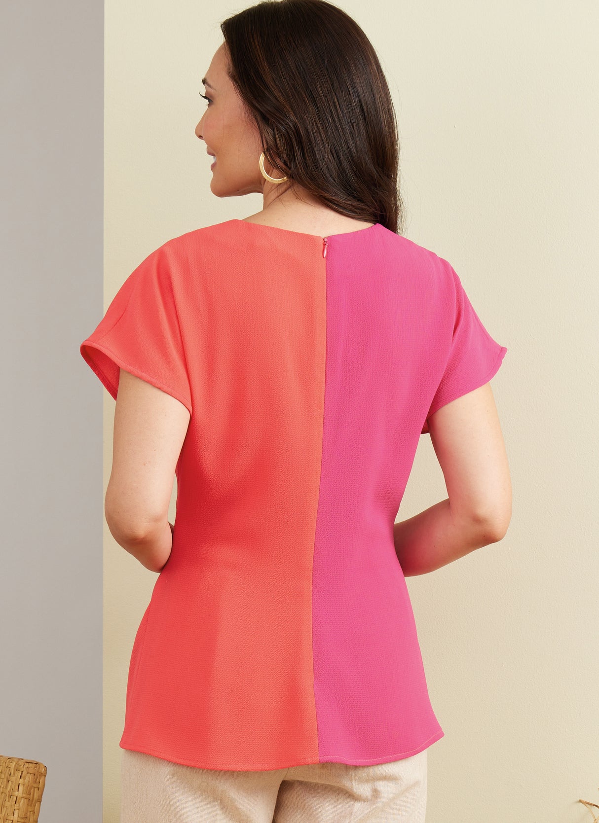 Patron Butterick n°6899 - Haut féminin avec devant torsadé