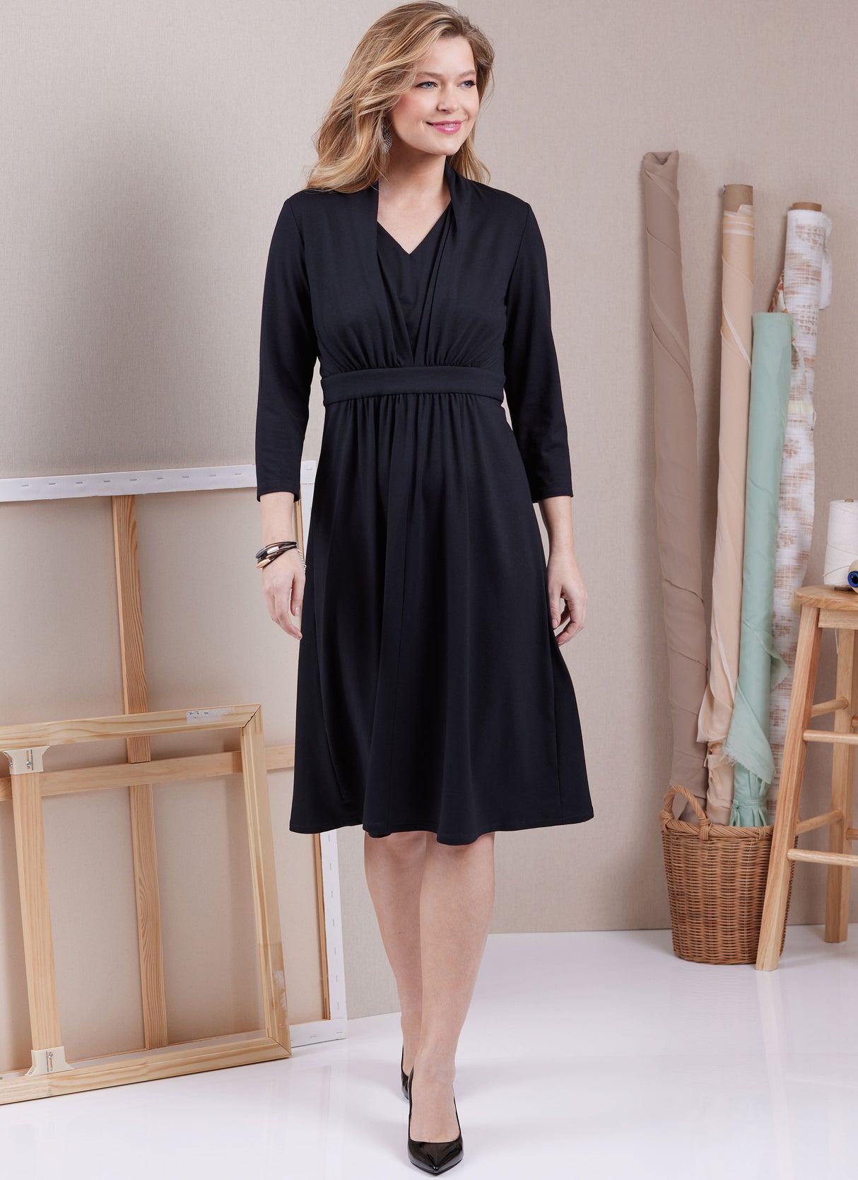 Patron Butterick n°6940 – Robe en maille avec ceinture froncée