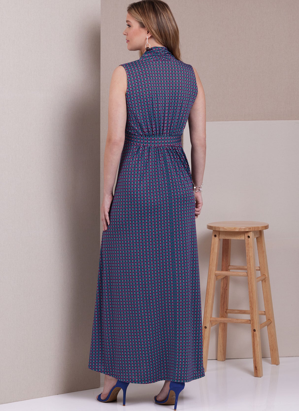 Patron Butterick n°6940 – Robe en maille avec ceinture froncée