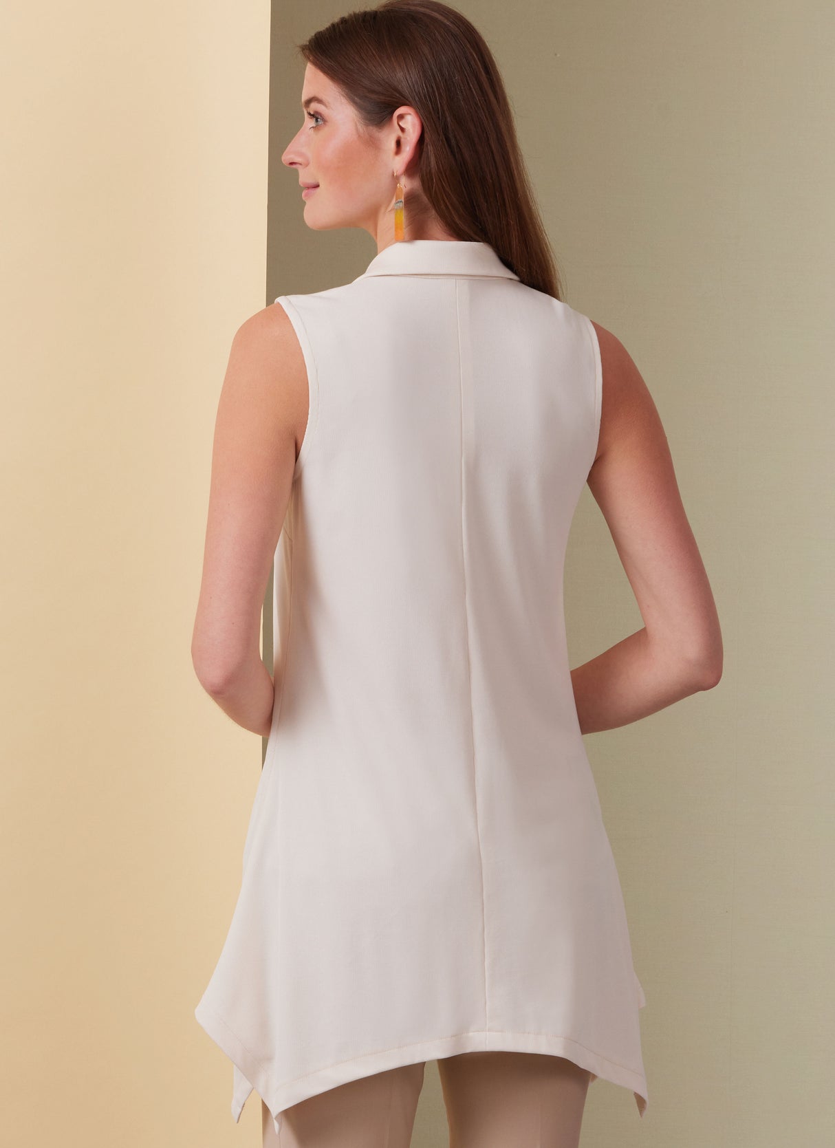 Patron Butterick n°6997 - Haut moulant en maille avec col et fermeture boutonnée