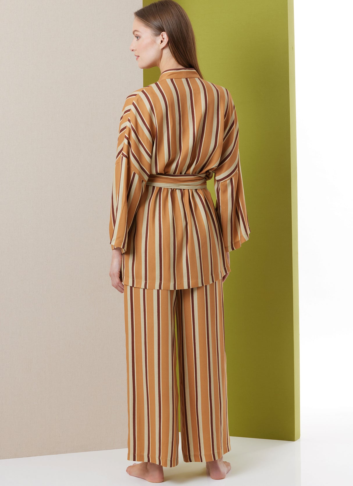Patron Butterick n°7047 – Robe d’intérieur et pantalon