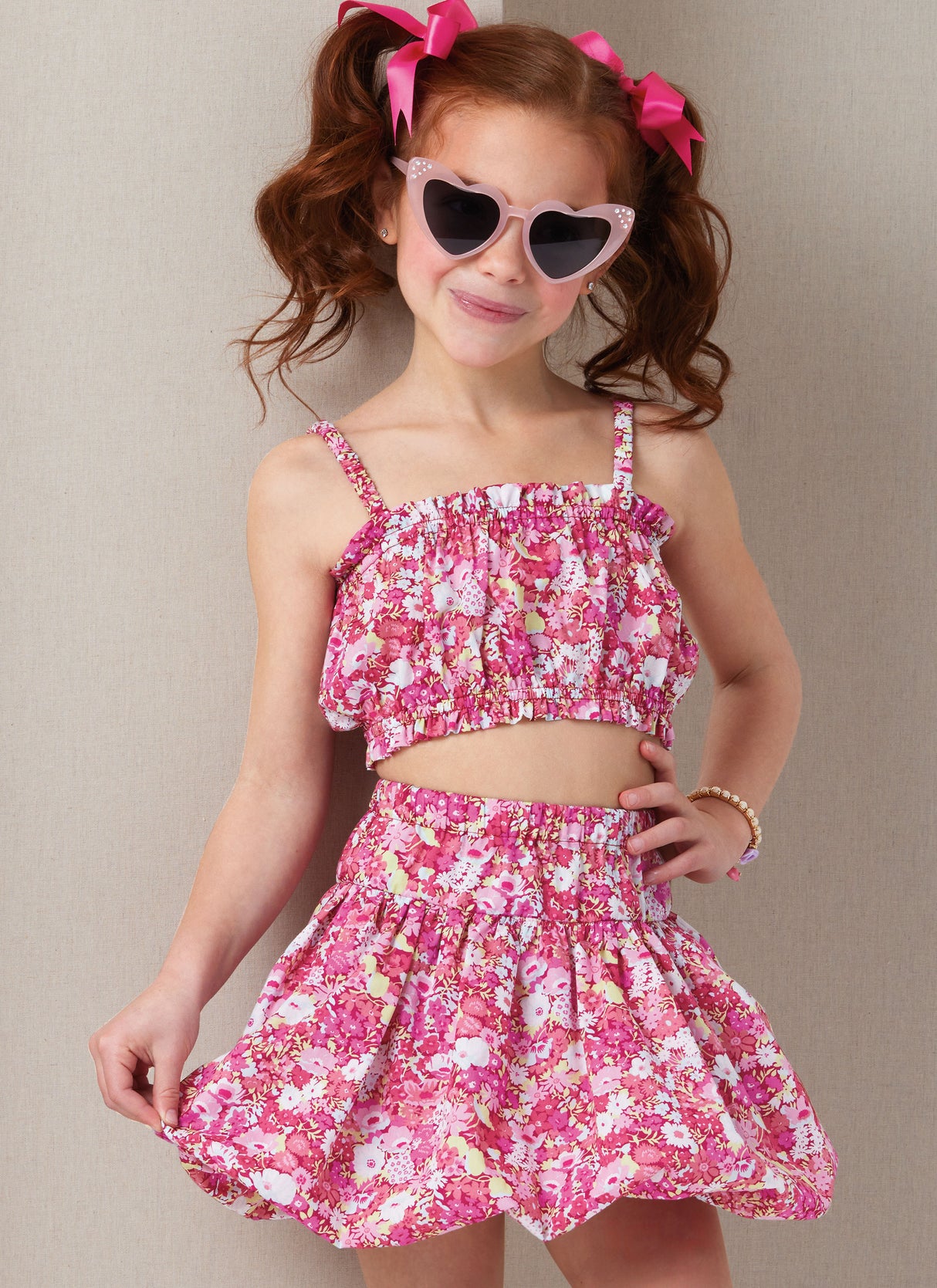 Patron Butterick n°7050 – Ensemble top et jupe enfant