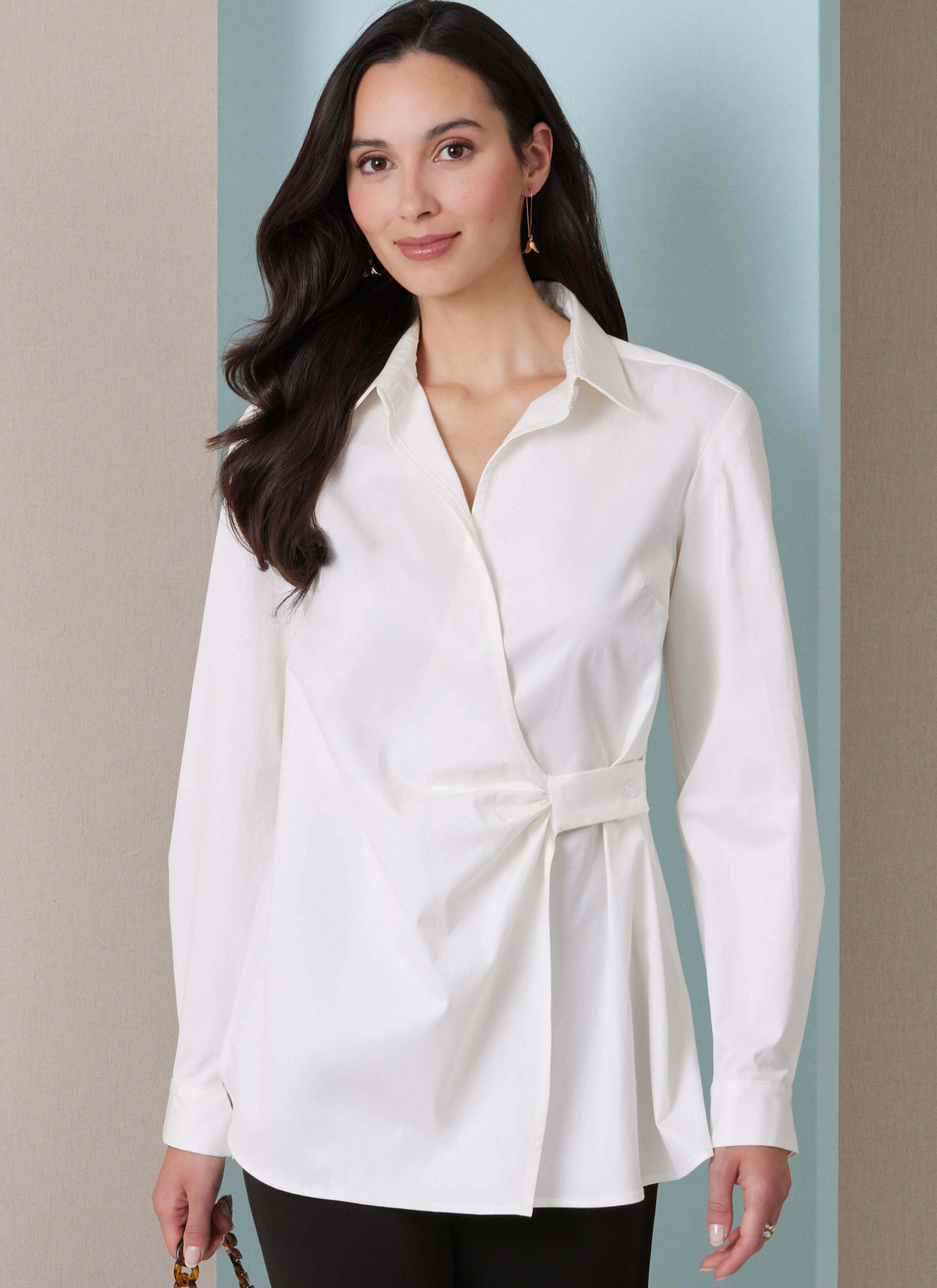 Patron Butterick n°7079 – Haut portefeuille drapé asymétrique