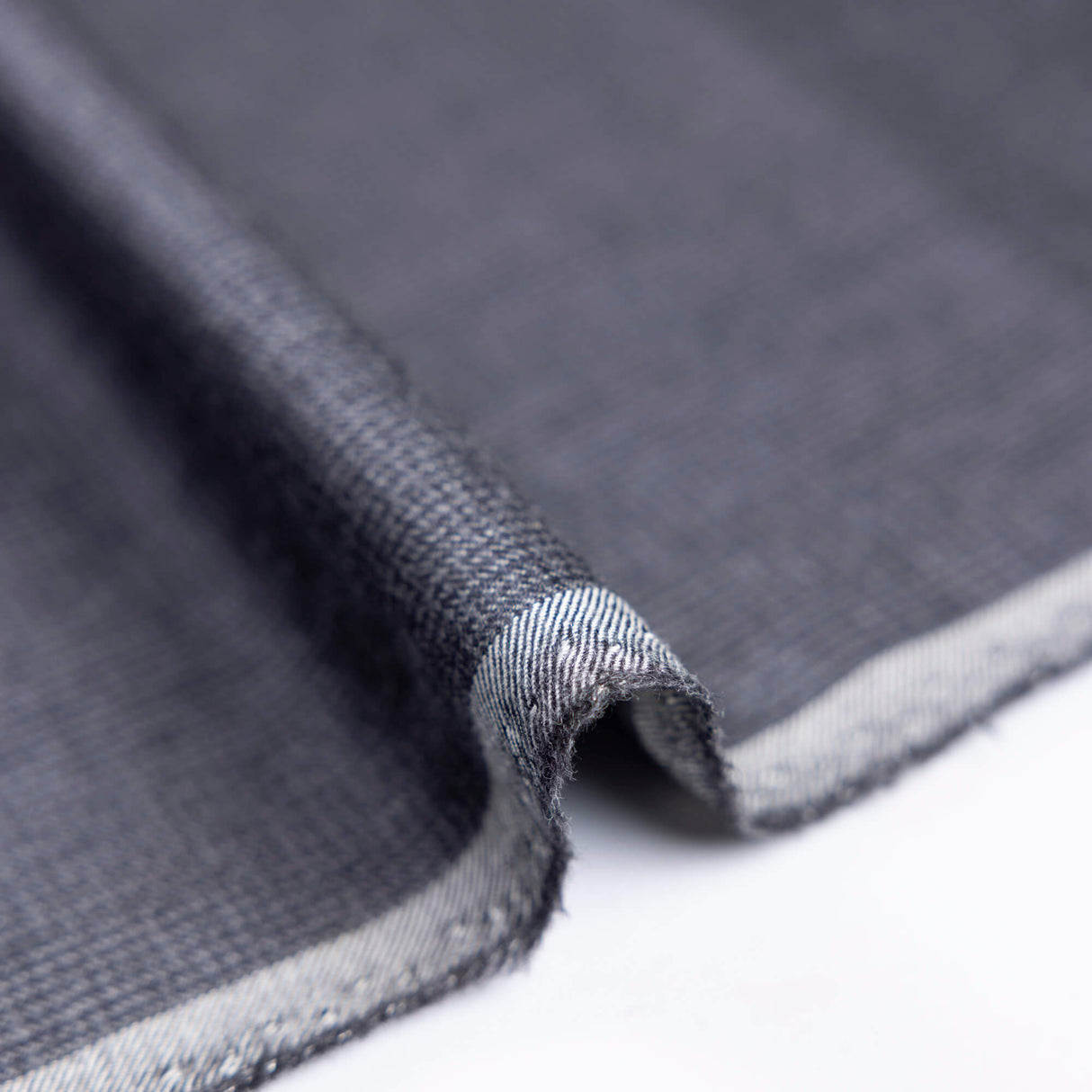 Tissu tailleur 100% laine – Pieds de puces noir et gris