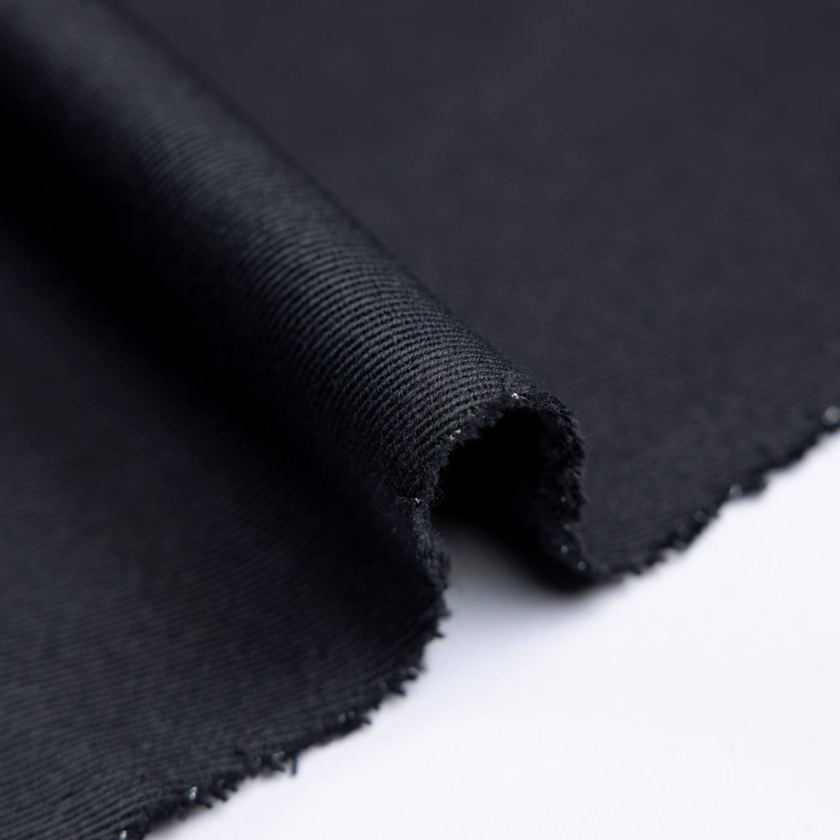 Whipcord de laine vierge & élasthanne – Noir