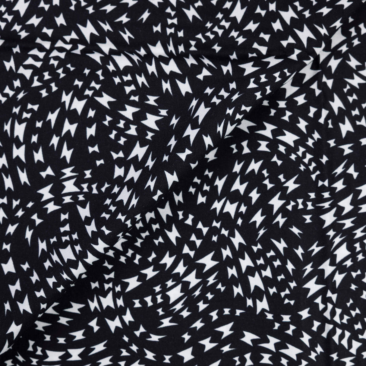 Twill 100% viscose – Éclairs blancs sur fond noir