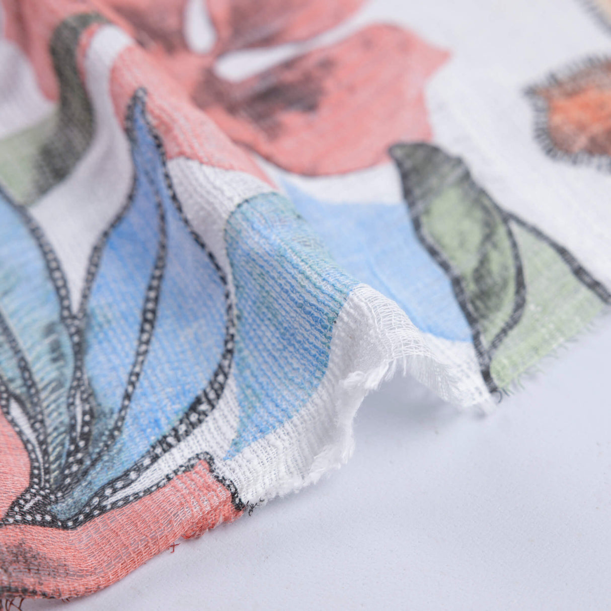 Gaze 100% coton - Fleurs multicolores fond blanc