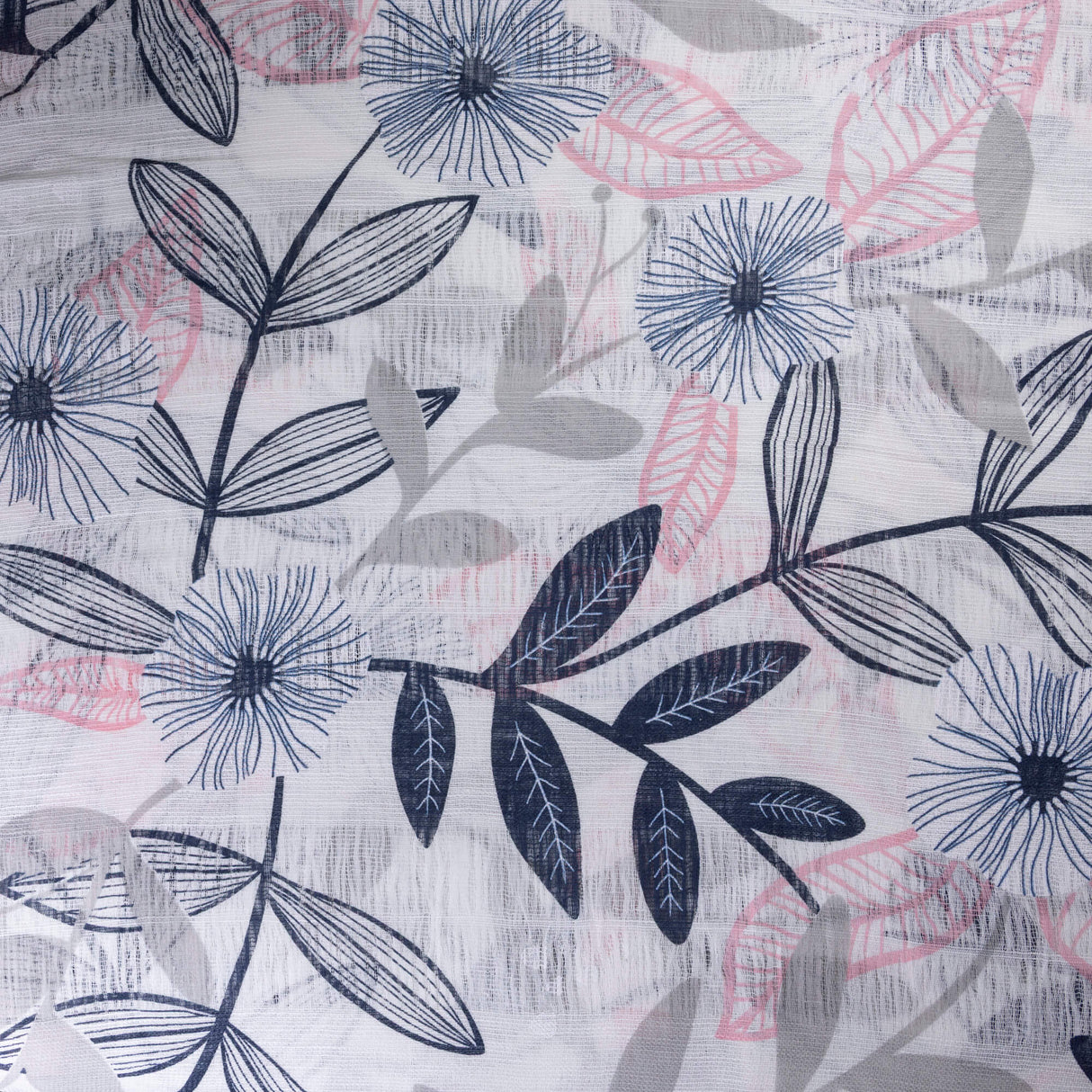 Gaze 100% coton – Feuilles graphiques bleu et rose fond blanc