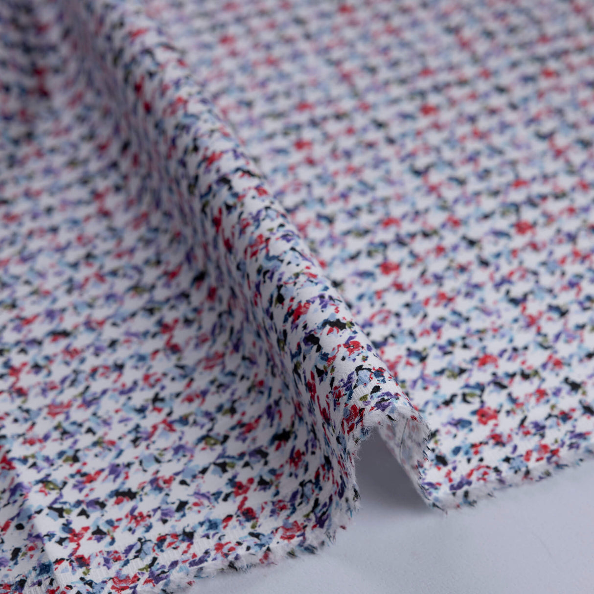 Satin coton & élasthanne – Pied-de-poule fleuri multicolore fond blanc