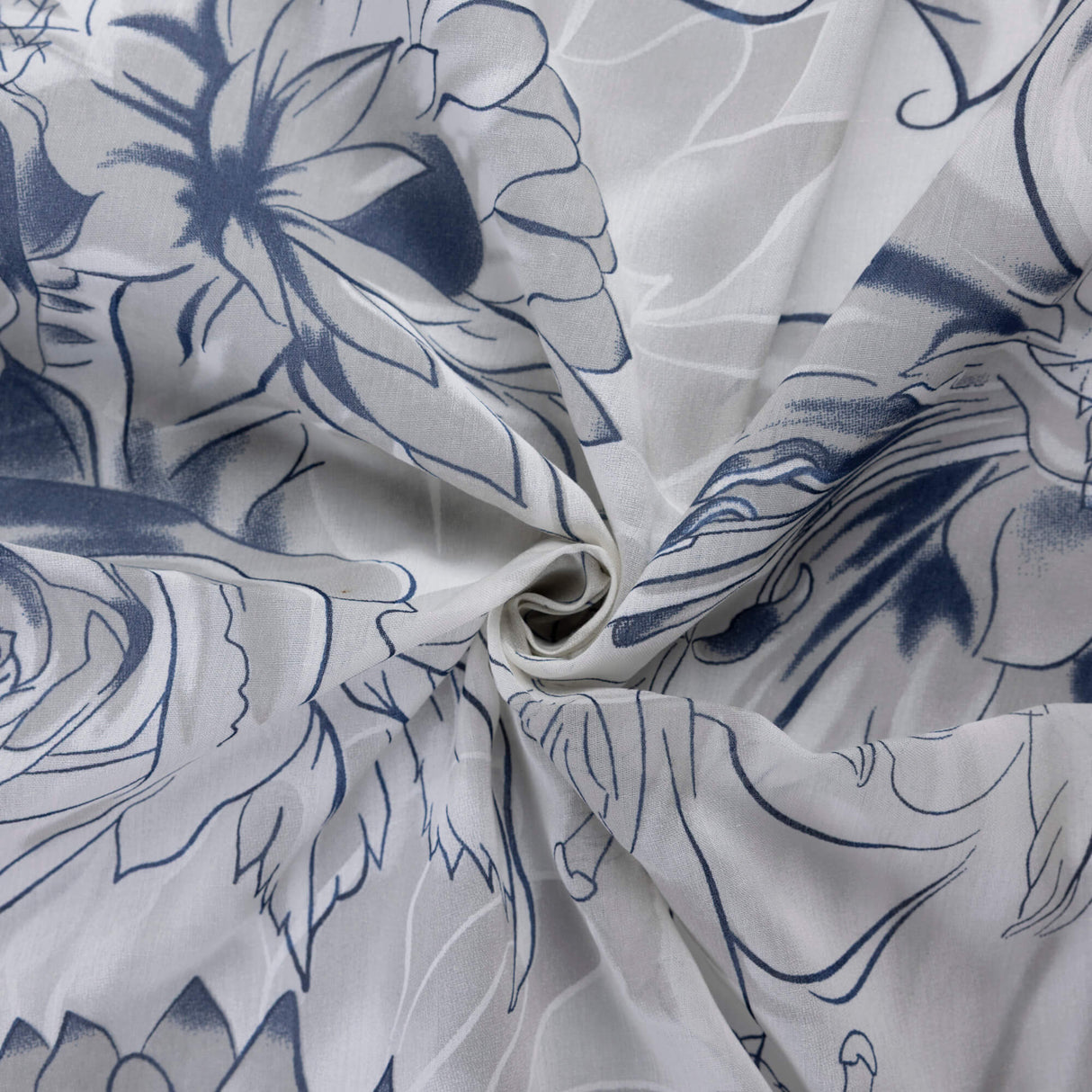 Voile 100% coton – Fleurs bleu fond blanc