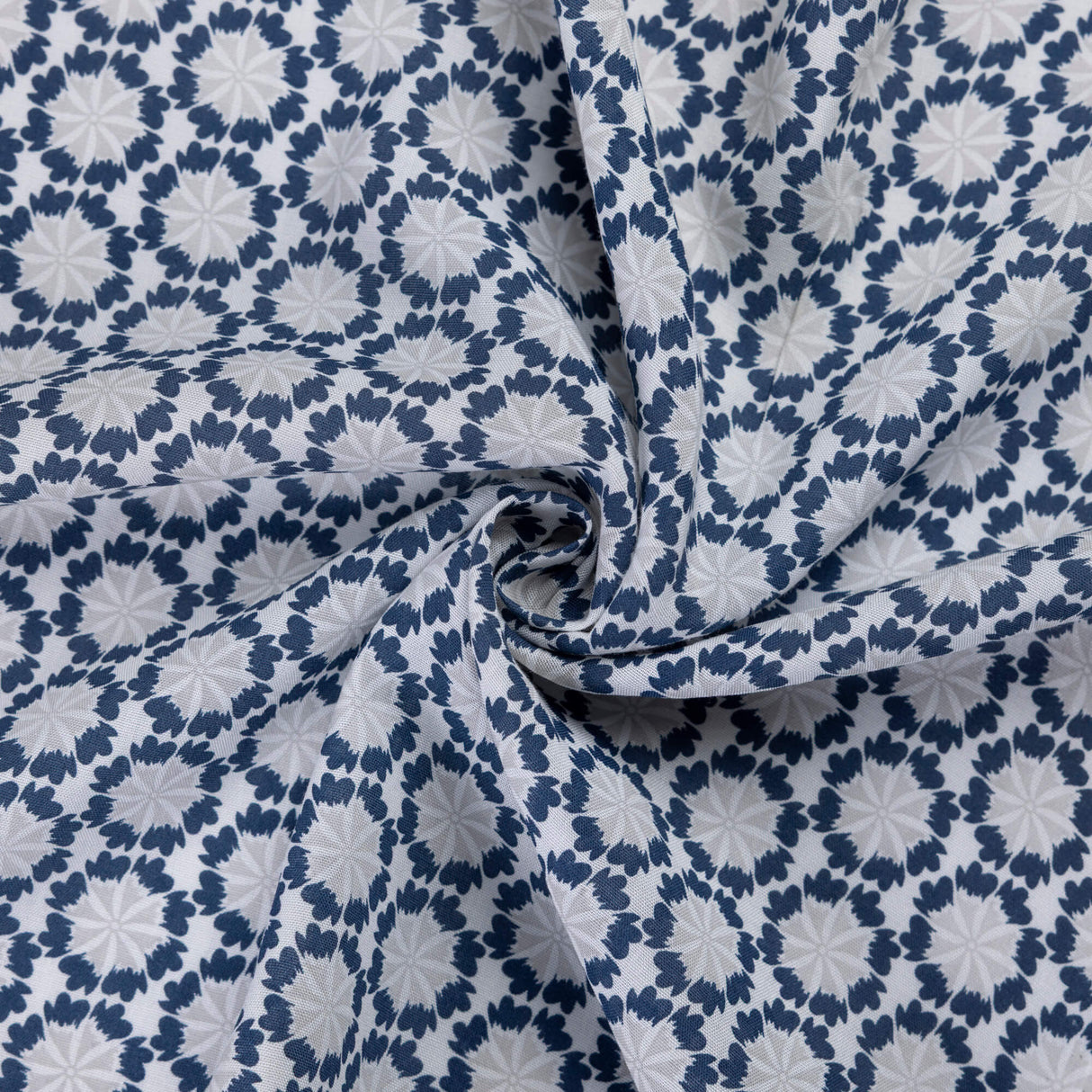 Étoffe 100% viscose – Rosaces bleu nuit