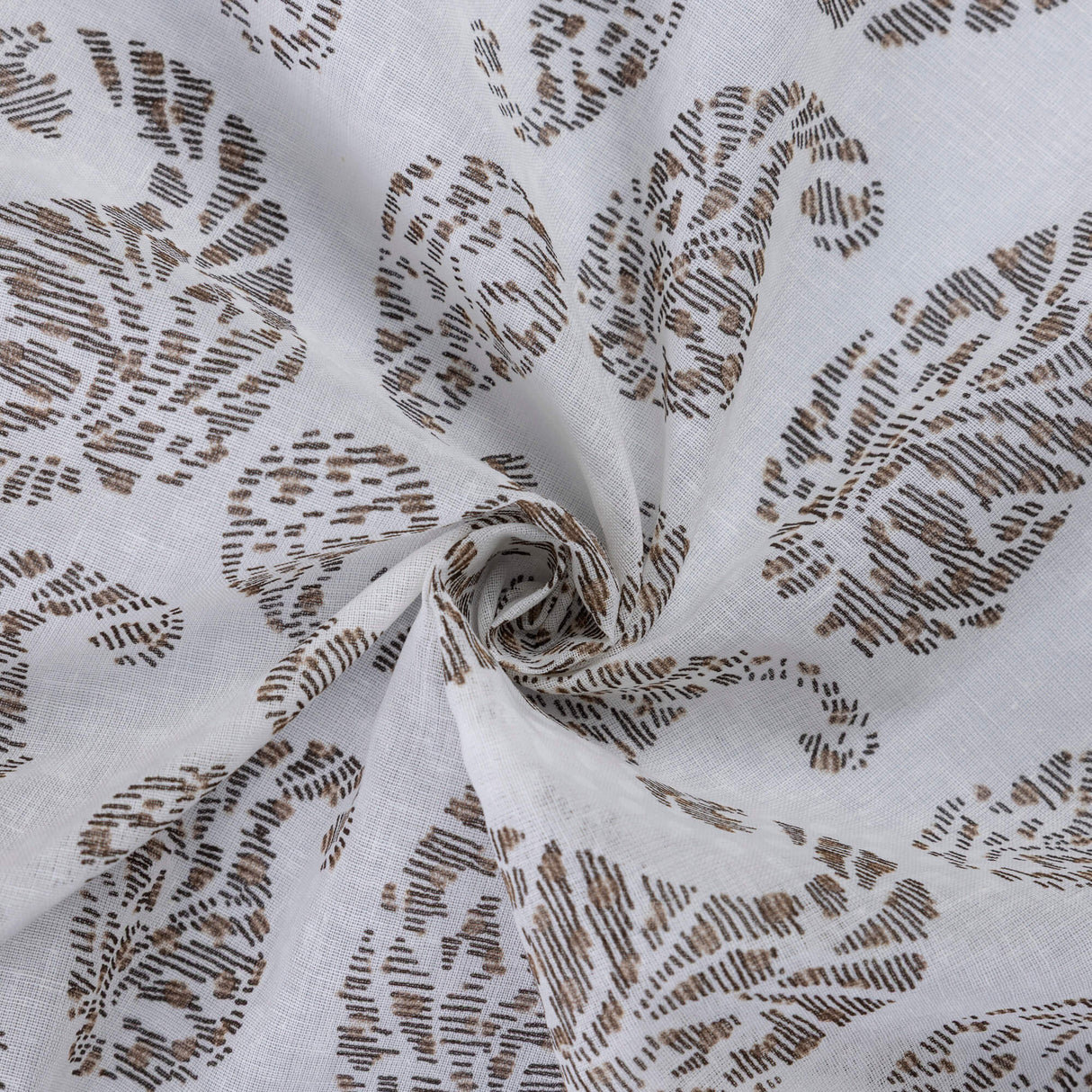 Gaze 100% coton – Cachemire marron fond blanc