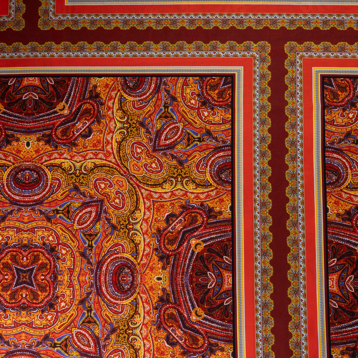 Étoffe 100% viscose – Cachemire rouge