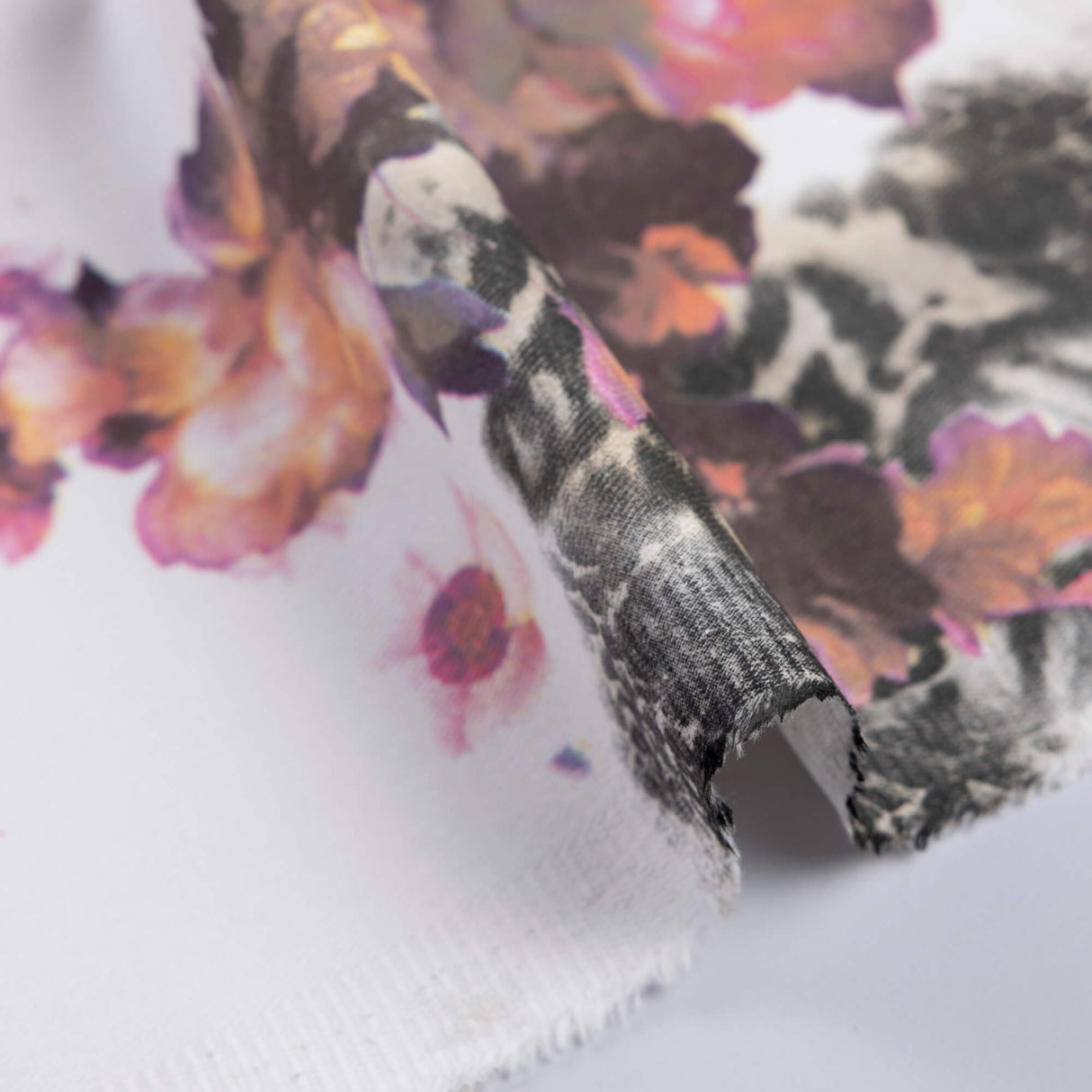 Gabardine coton & élasthanne - Fleurs sauvages & imprimé animal