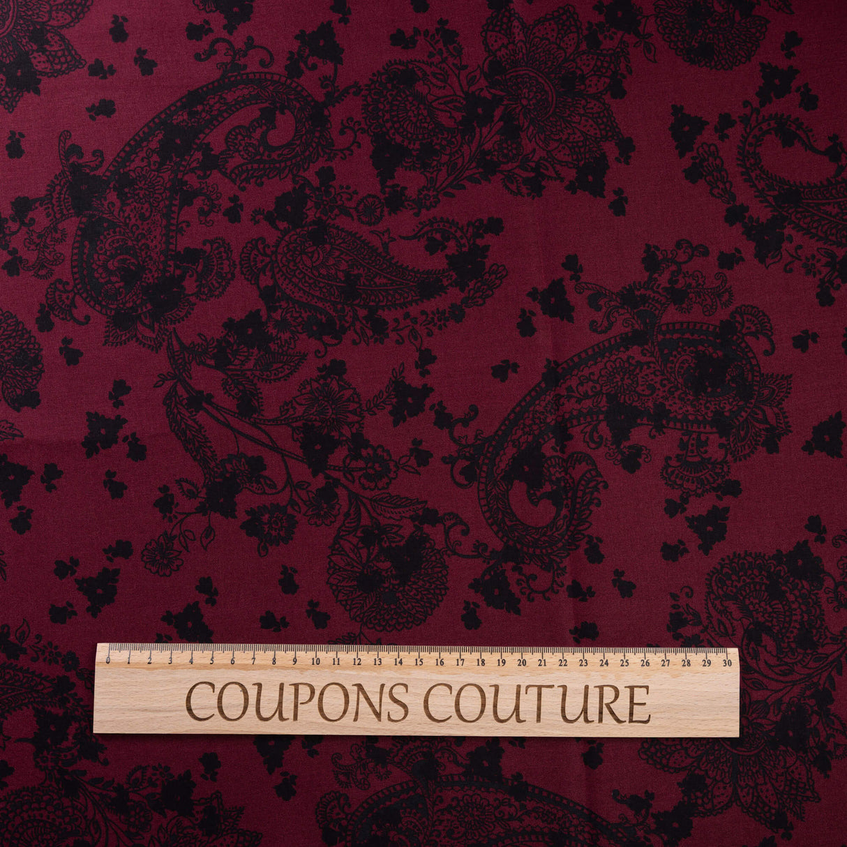 Étoffe 100% viscose – Cachemire floral bordeaux