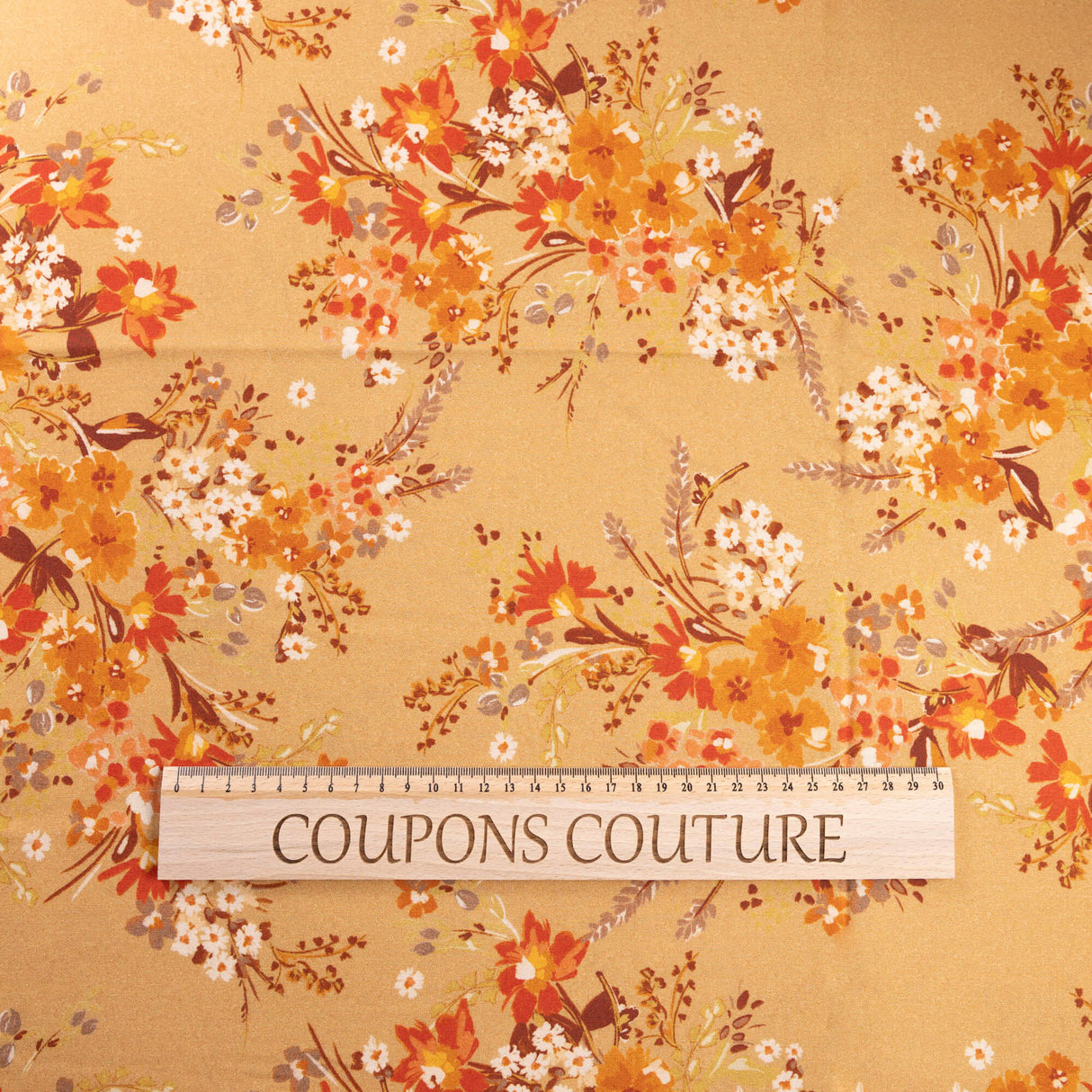 Twill 100% viscose – Fleurs d’automne ocre