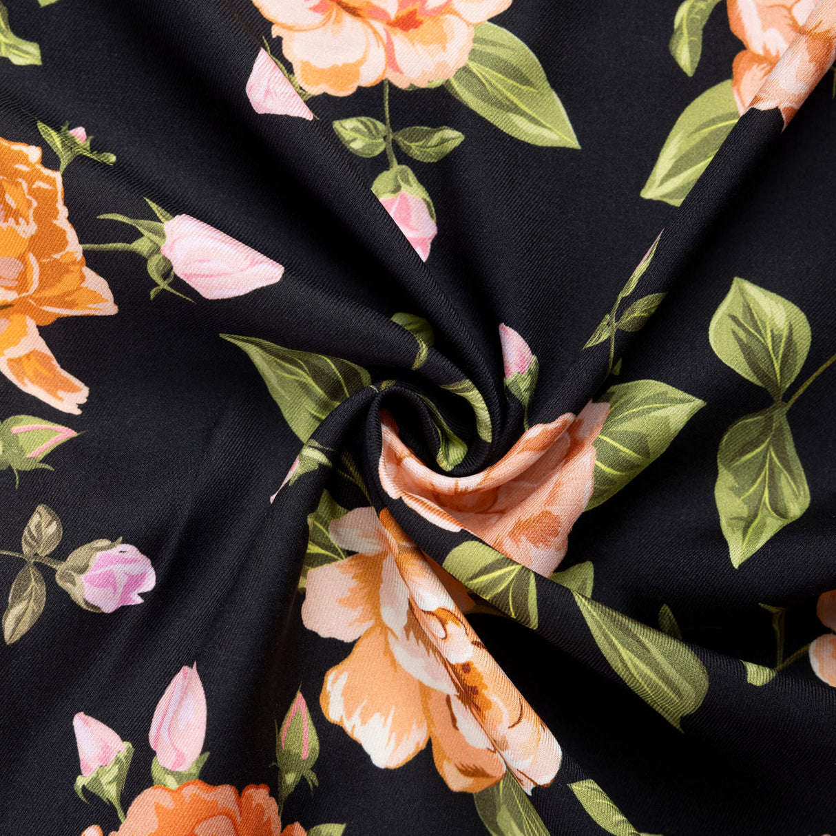 Twill 100% viscose - Roses poudrées fond noir