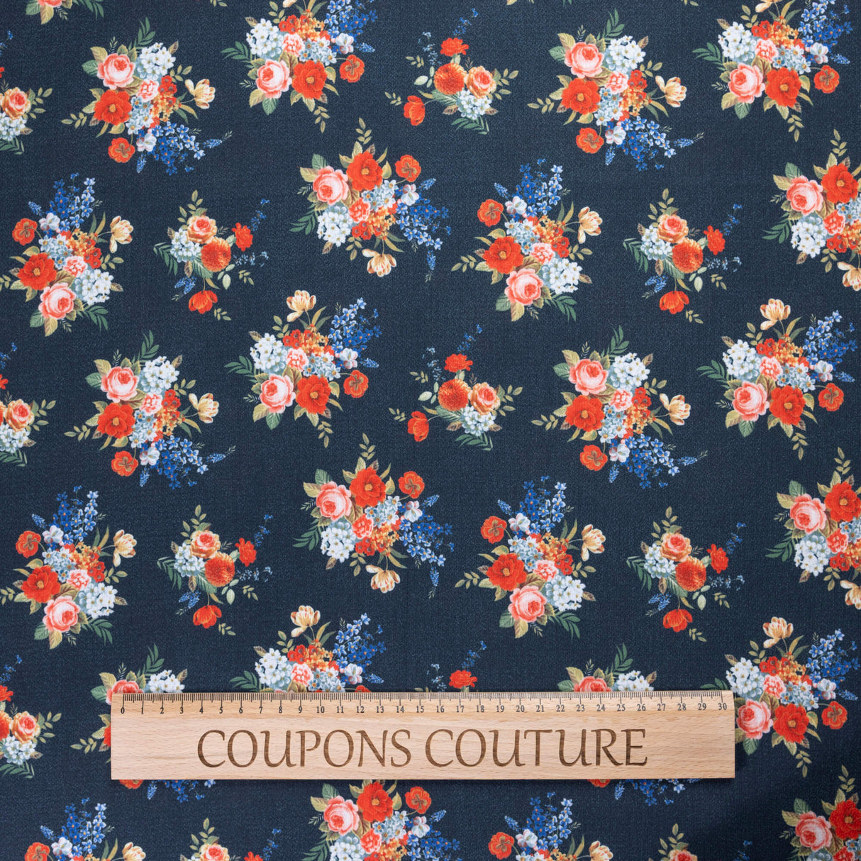 Crêpe – Bouquet rouge fond marine