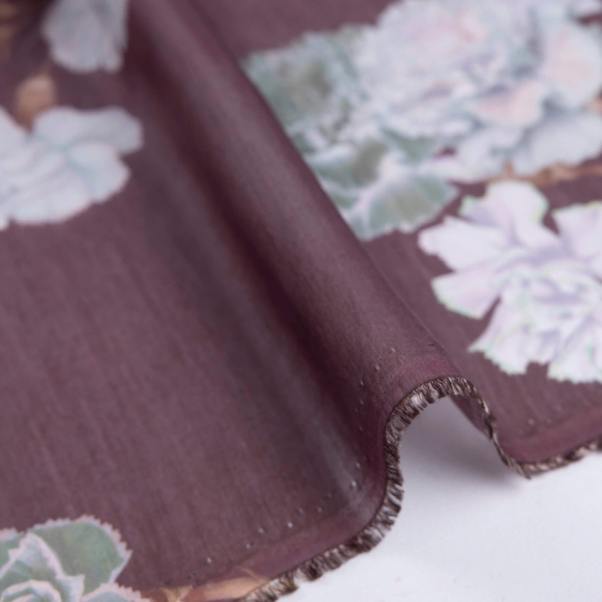 Voile de viscose - Fleurs vintage fond prune