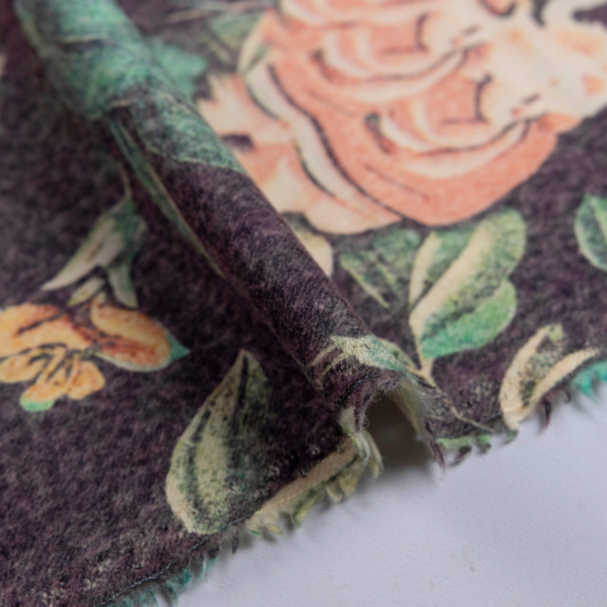 Flanelle 100% laine - Grandes fleurs saumon et vertes