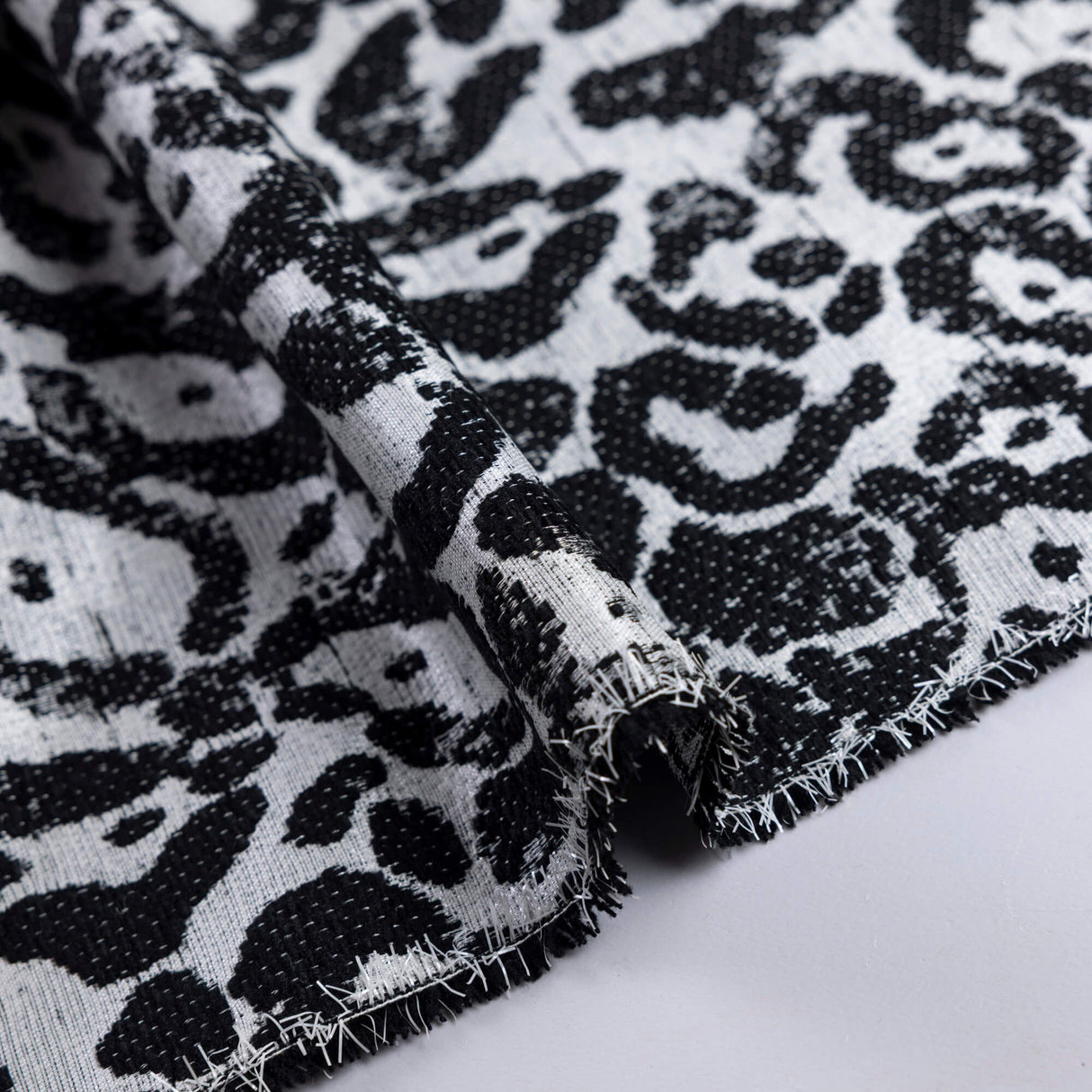 Jacquard broché - Léopard noir et blanc