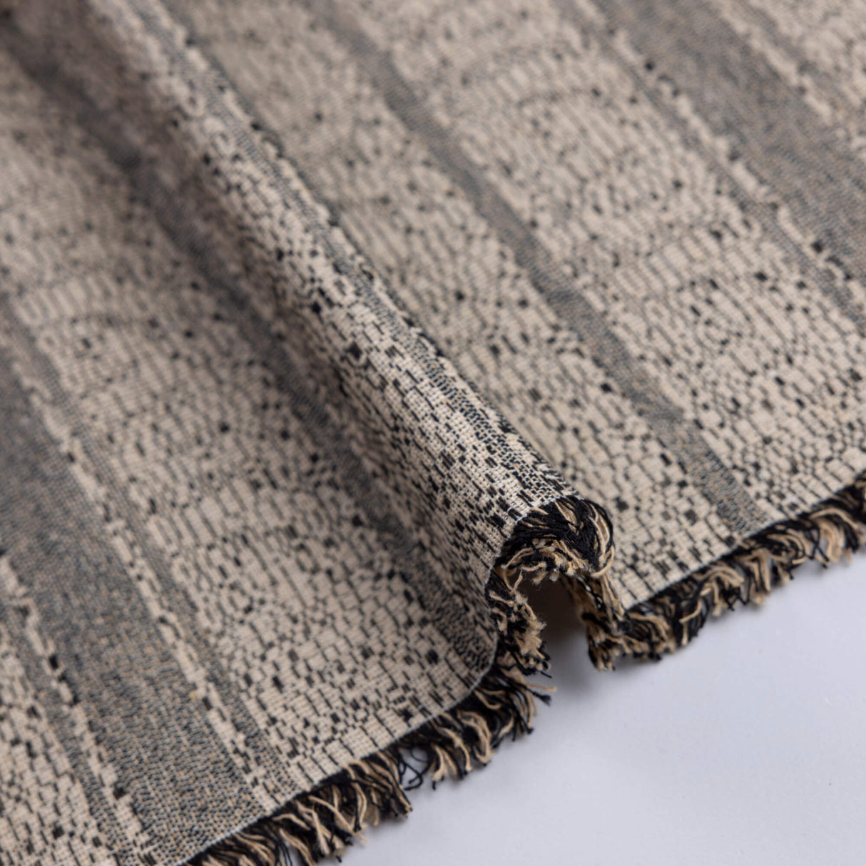 Jacquard 100% coton - Rayures chinées noir et beige