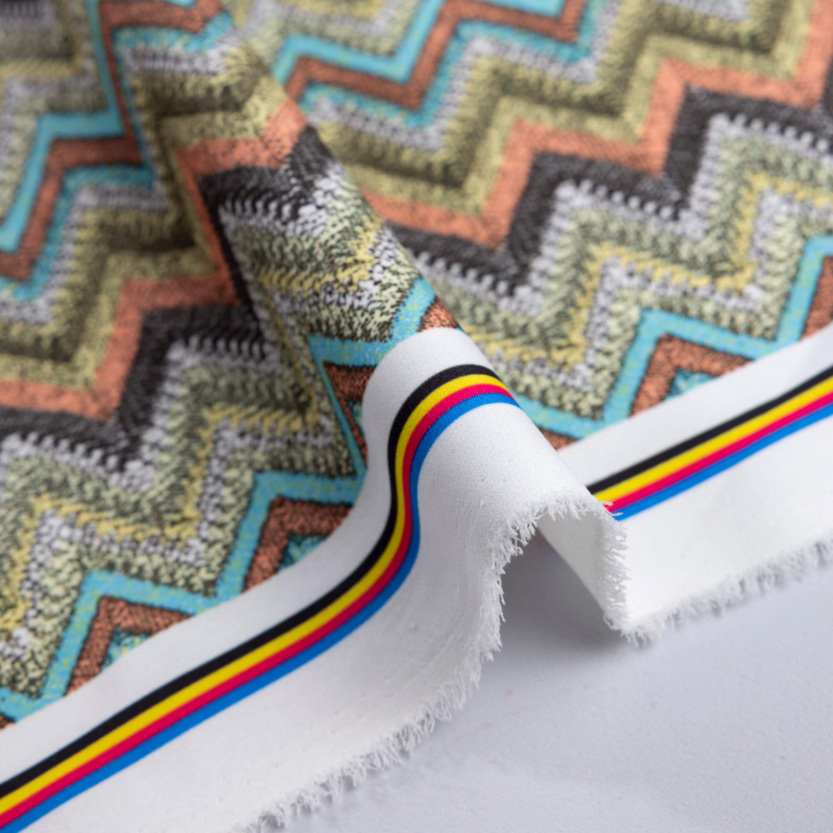 Crêpe lourd - Chevrons multicolores