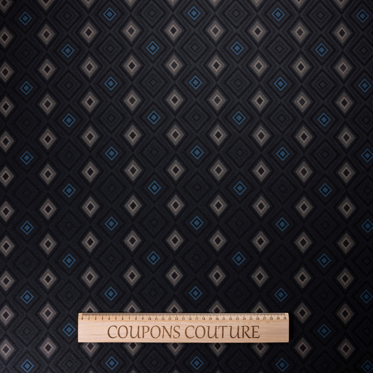 Jacquard - Losanges bleu et taupe fond noir