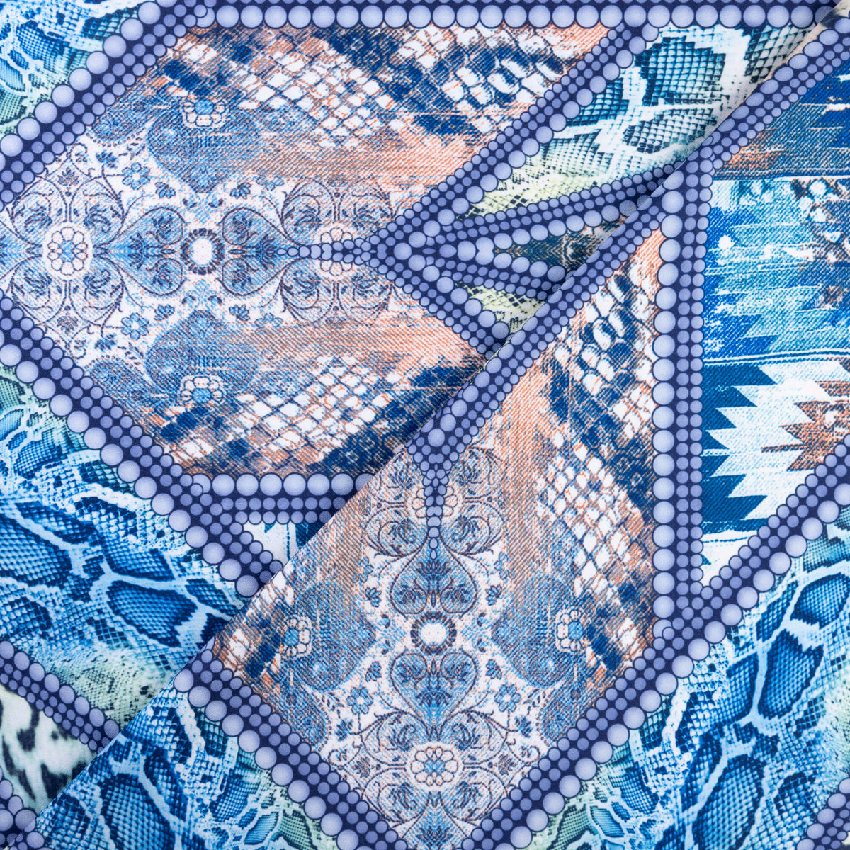 Crêpe - Motif patchwork bleu et beige