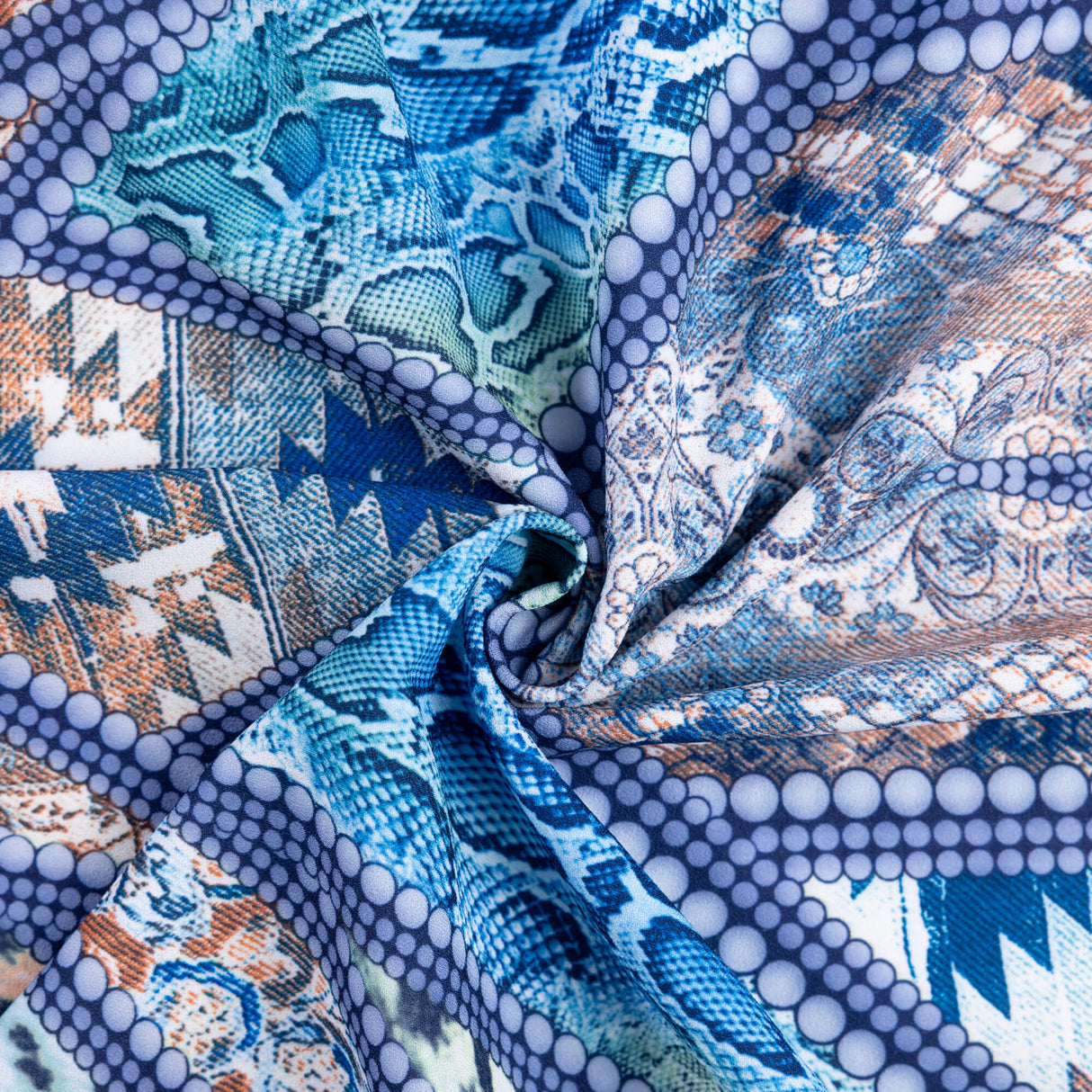 Crêpe - Motif patchwork bleu et beige