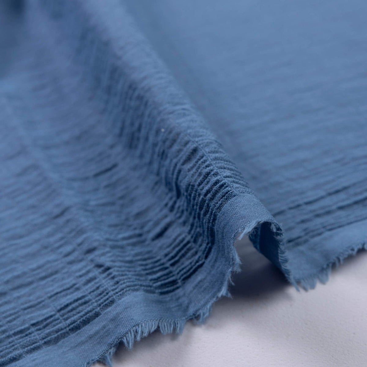 Gaze à rayures irrèguliéres crêponné coton & élasthanne - Bleu gris