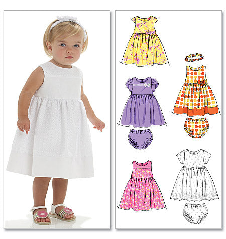 Petite fille portant une robe blanche simple et blanche Headband, côté droit plan montrant plusieurs modèles de robes et sous-vêtements colorés pour enfant.