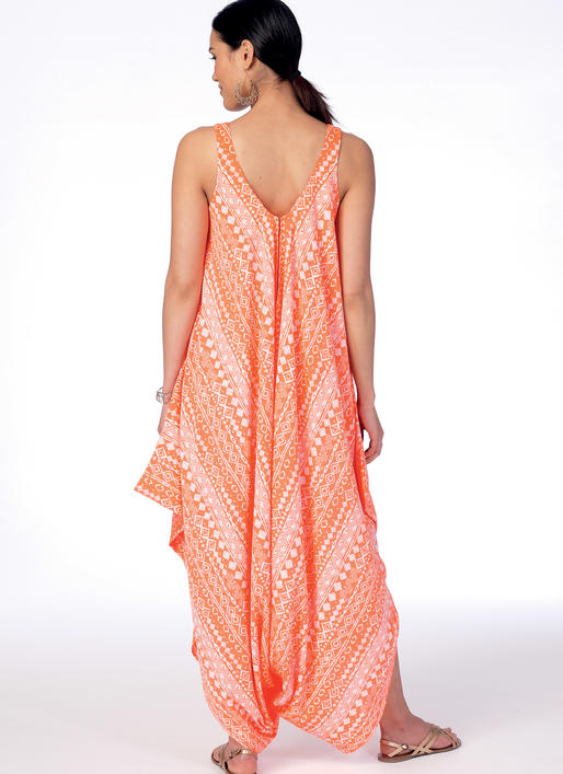 Patron McCall's n°7402 – Robes et combinaisons élégantes pour femme