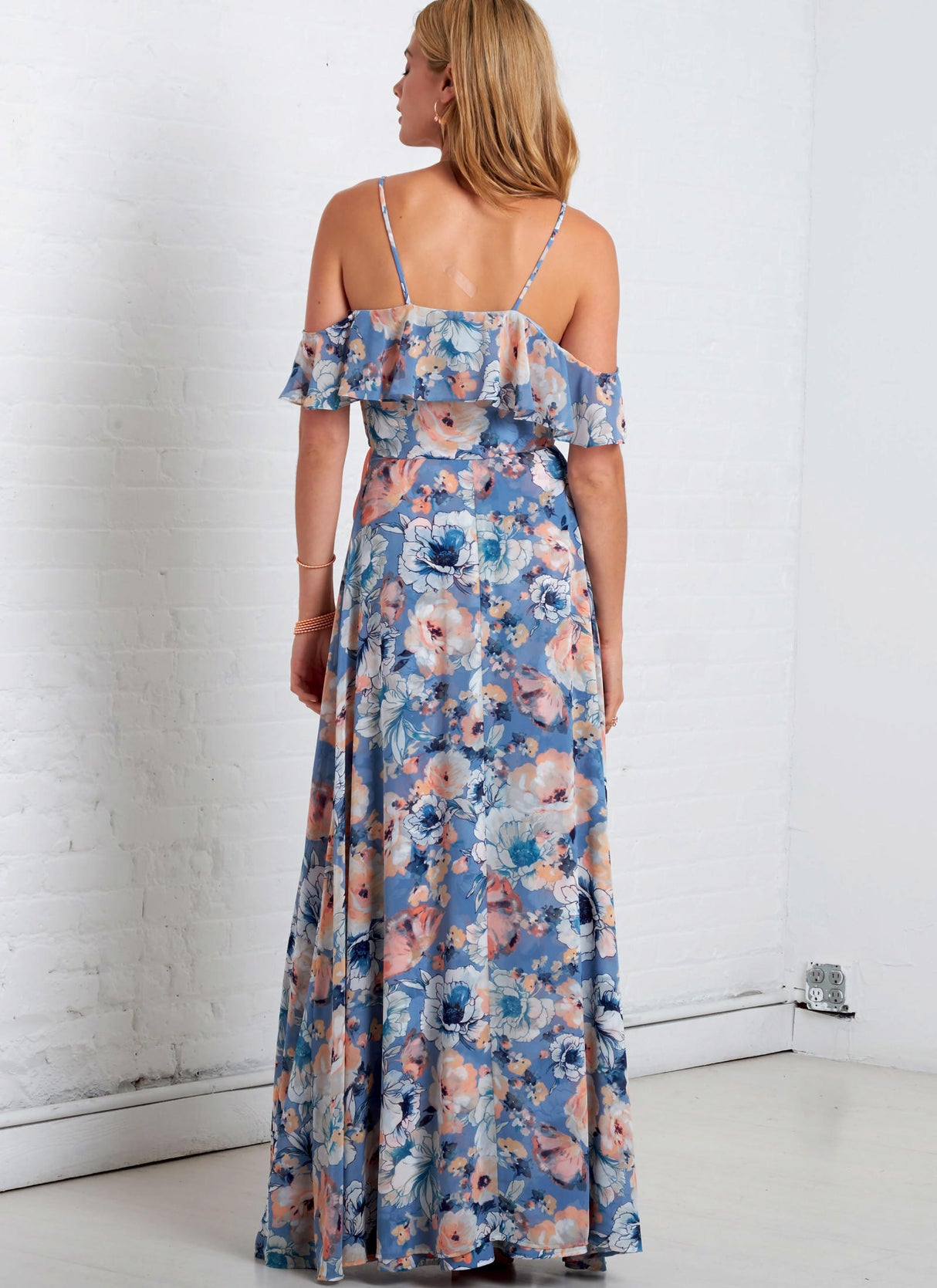 Patron McCall's n°7745 - Robes cache-cœur pour femmes
