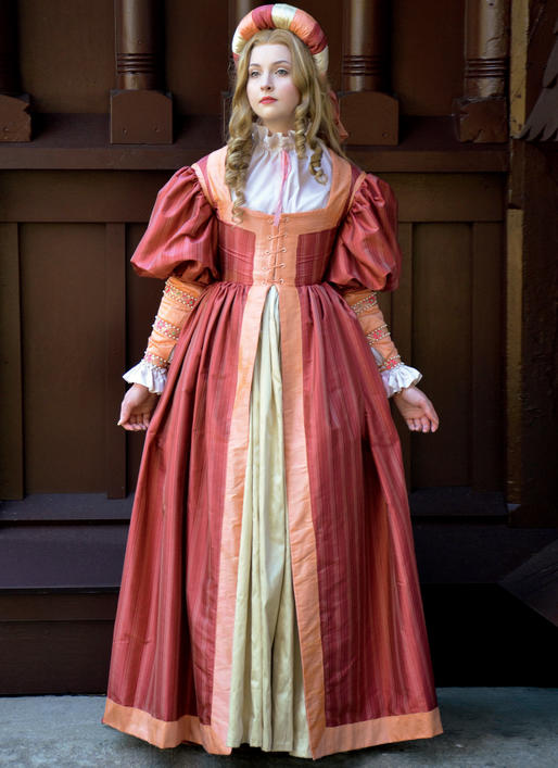 Patron McCall's n°7763 - Robe Renaissance pour femmes
