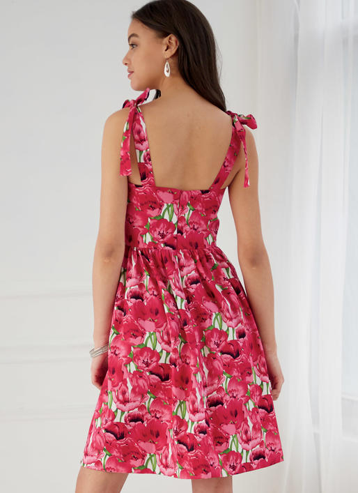 Patron McCall's n°7778 - Robes, combinaisons et barboteuses pour femmes