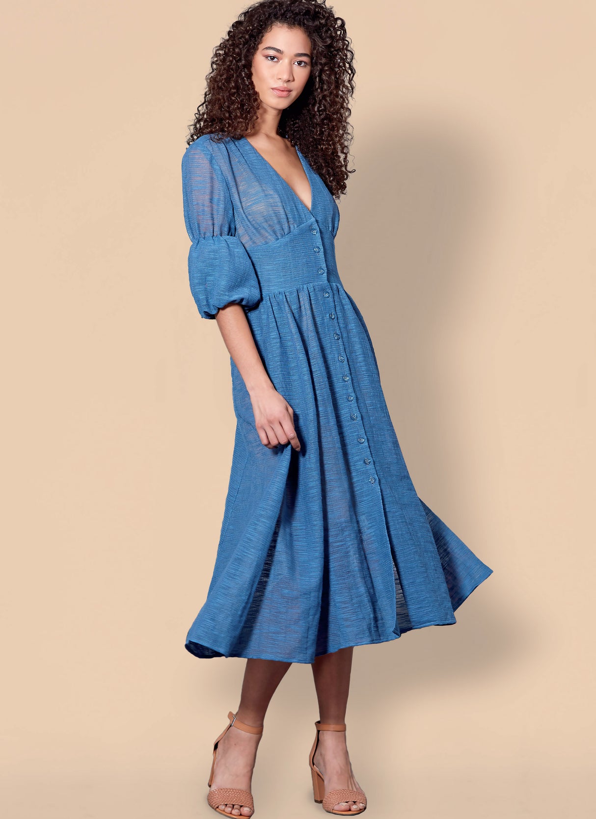 Patron McCall's n°7974 - Robe boutonnée avec variations de manches