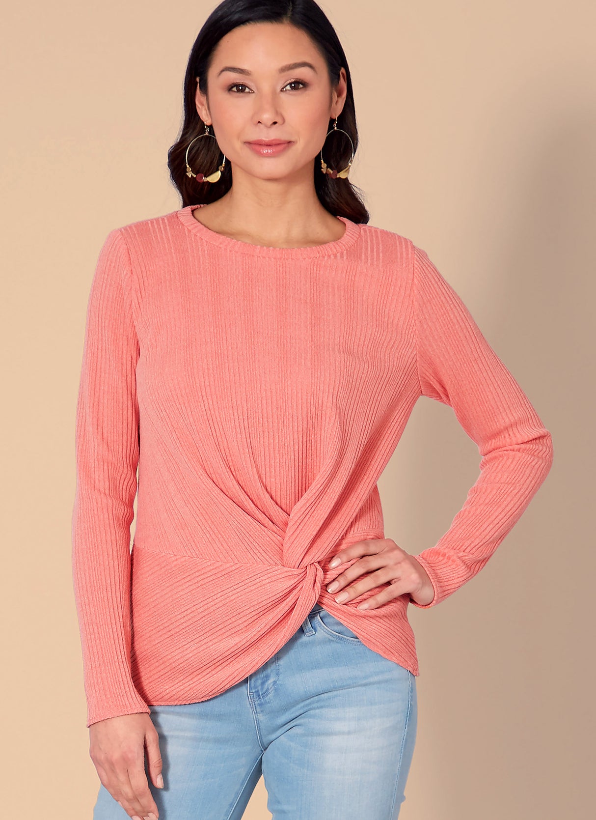 Patron McCall's n°7975 - Hauts ajustés avec nœud drapé