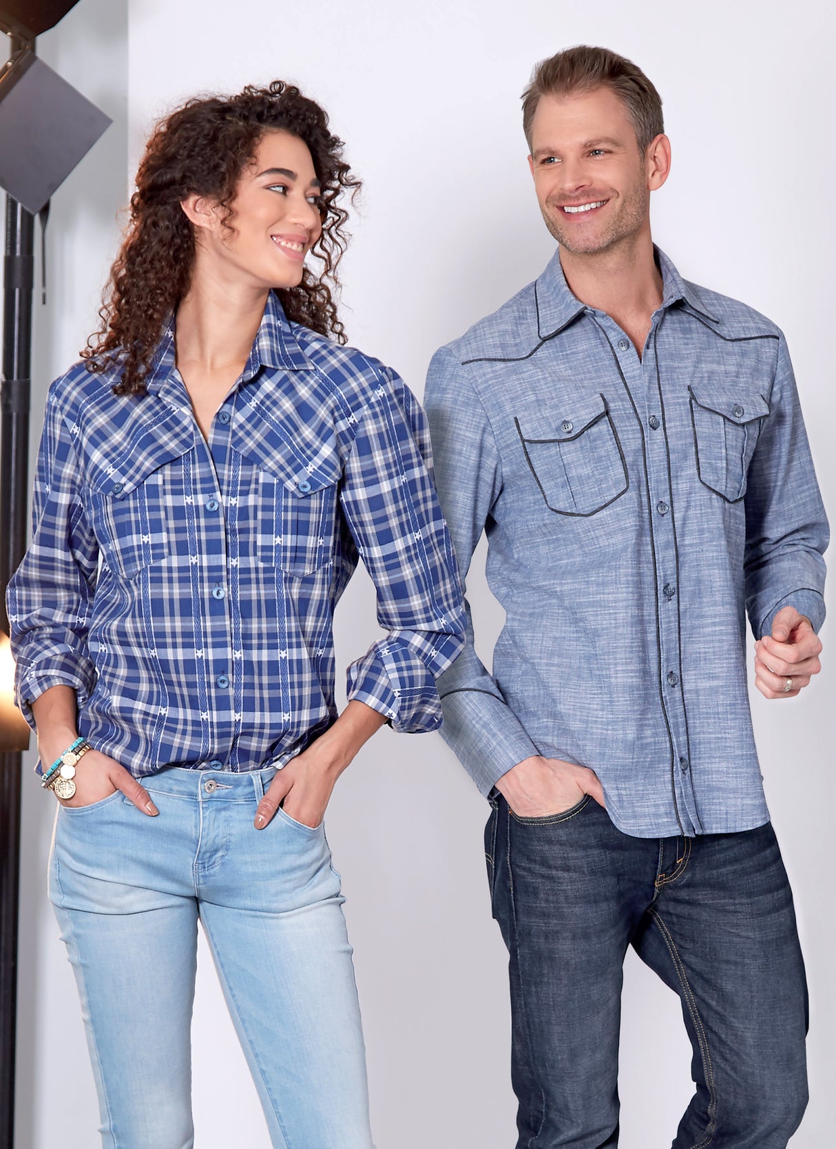 Patron McCall's n°7980 - Chemises semi-ajustées pour homme et femme