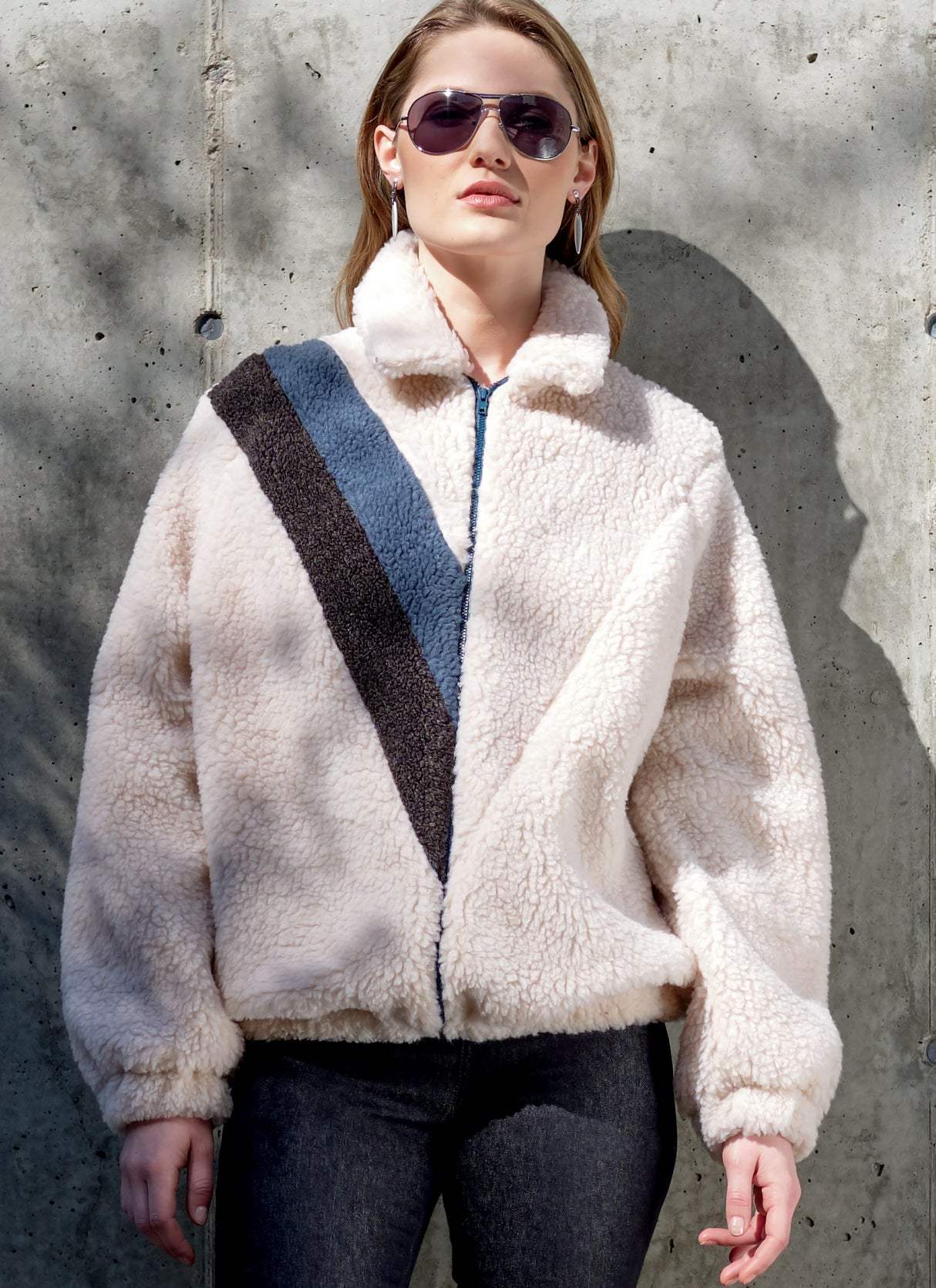 Patron McCall's n°8019 - Veste zippée avec empiècements