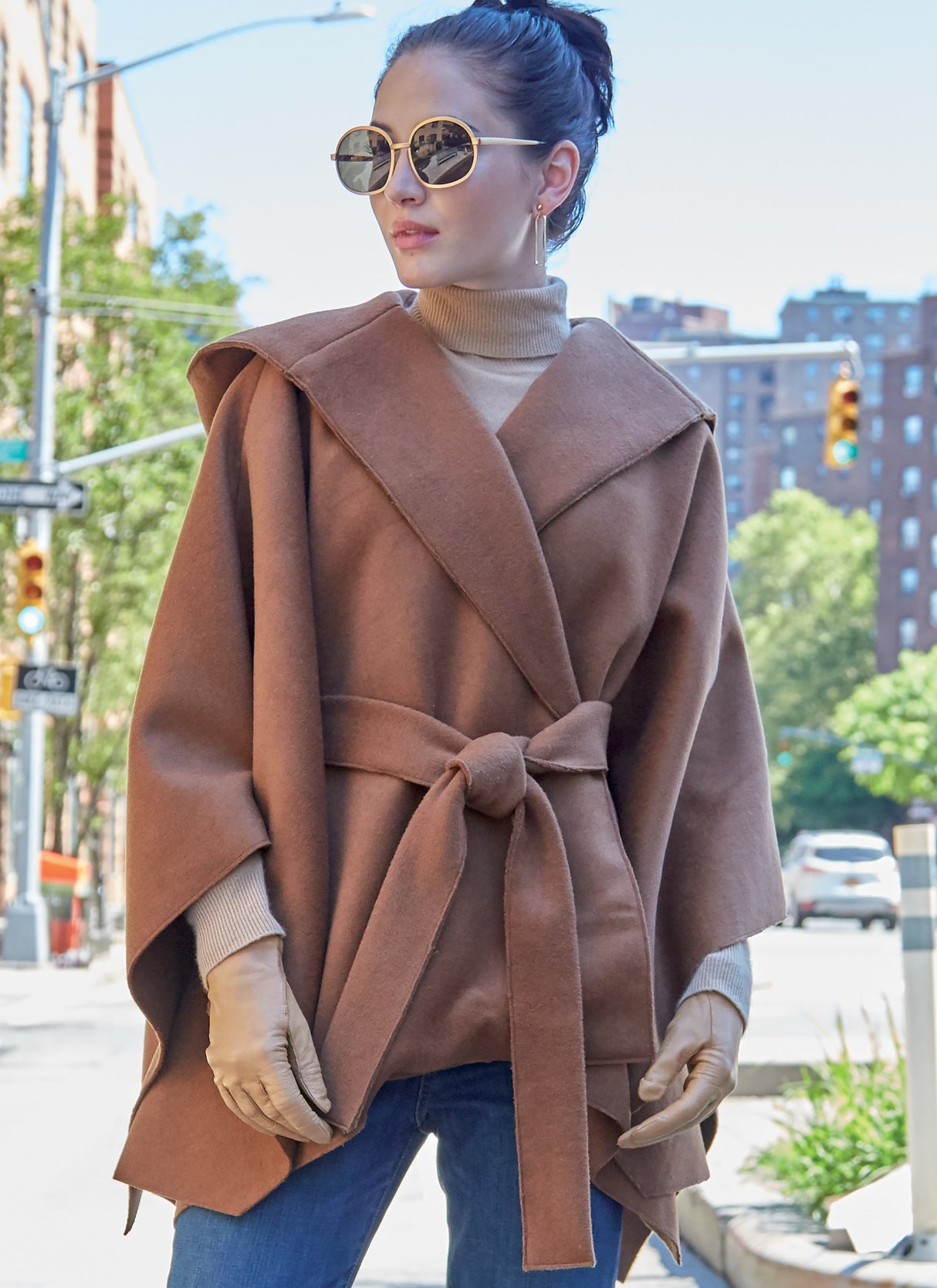 Patron McCall's n°8029 - Cape élégante avec ceinture