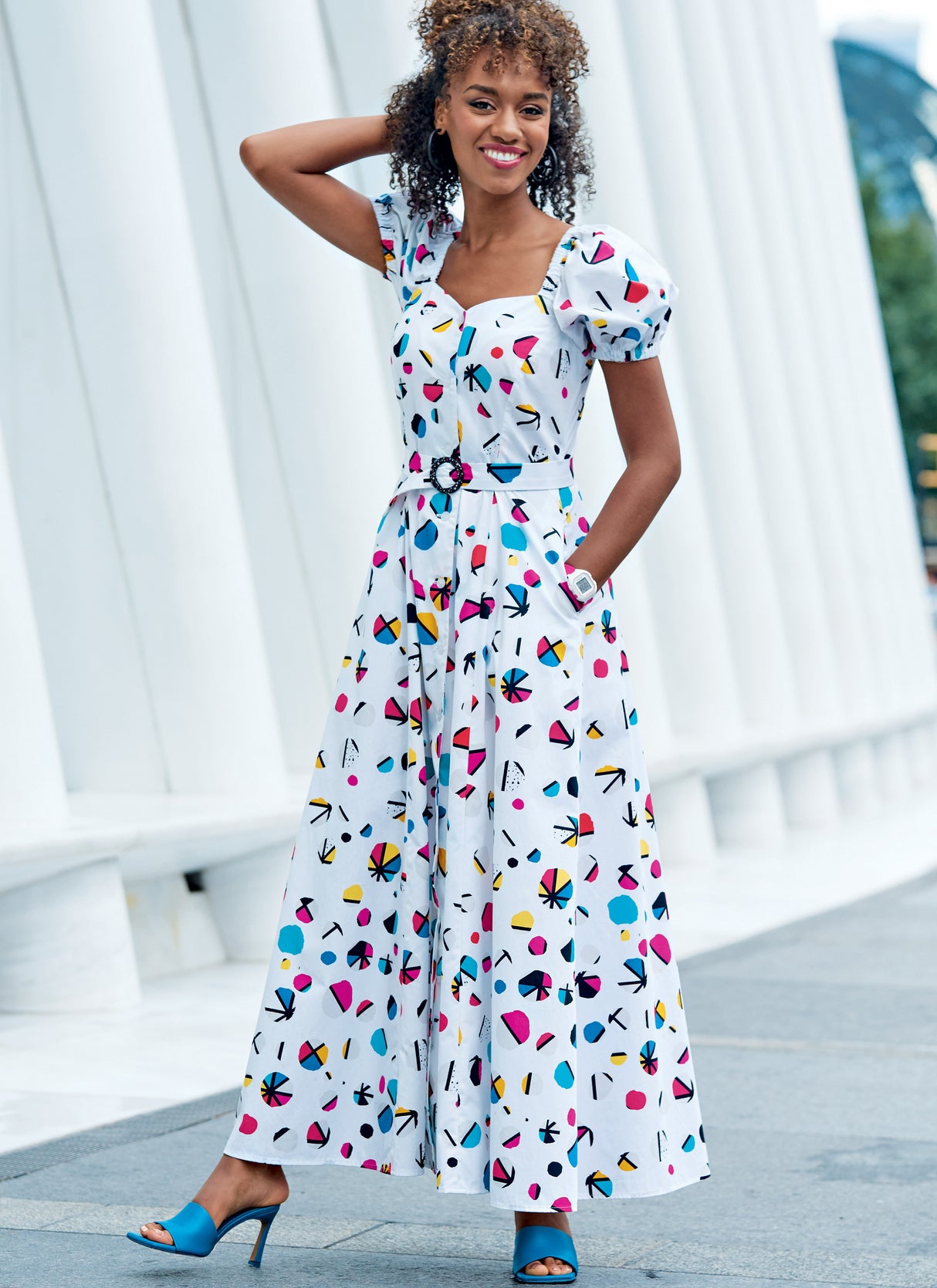 Patron McCall's n°8177 - Robe boutonnée évasée avec variations