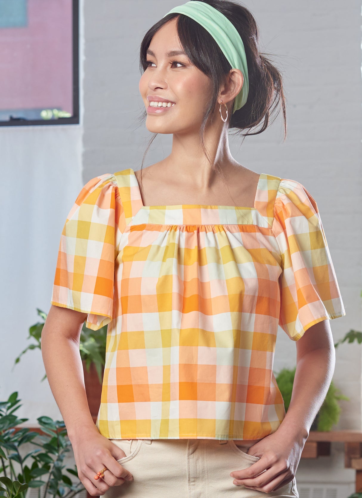 Patron McCall's n°8202 - Haut à encolure carrée avec variations