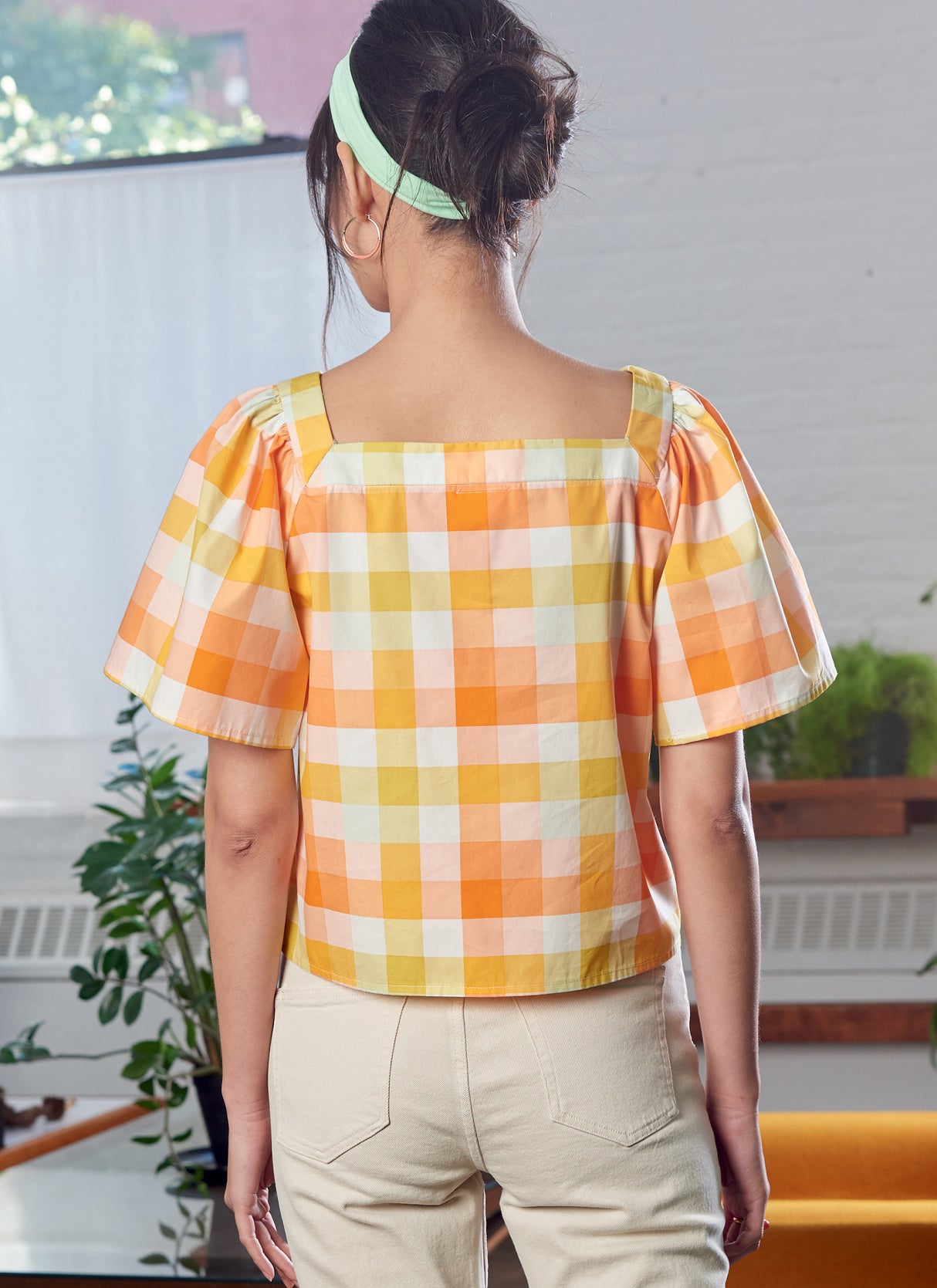 Patron McCall's n°8202 - Haut à encolure carrée avec variations