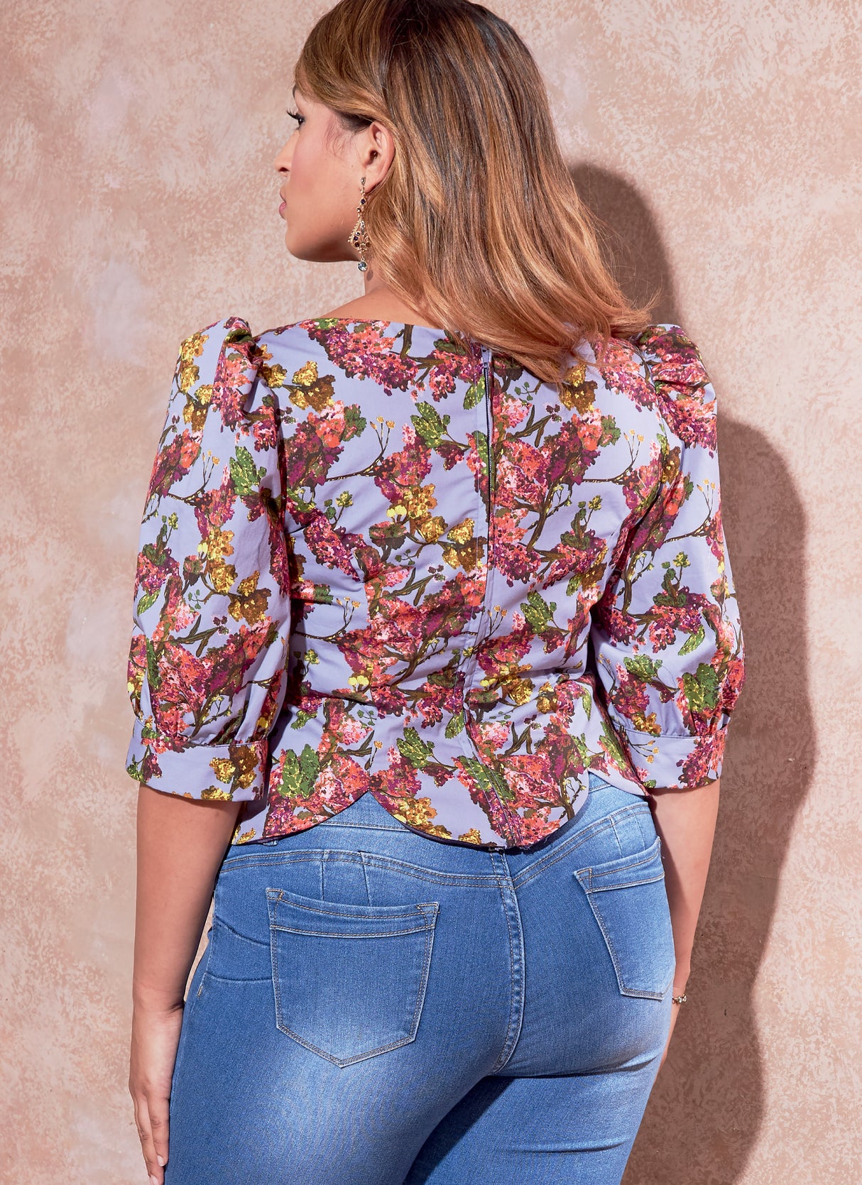 Patron McCall's n°8255 - Hauts doublés à découpe princesse