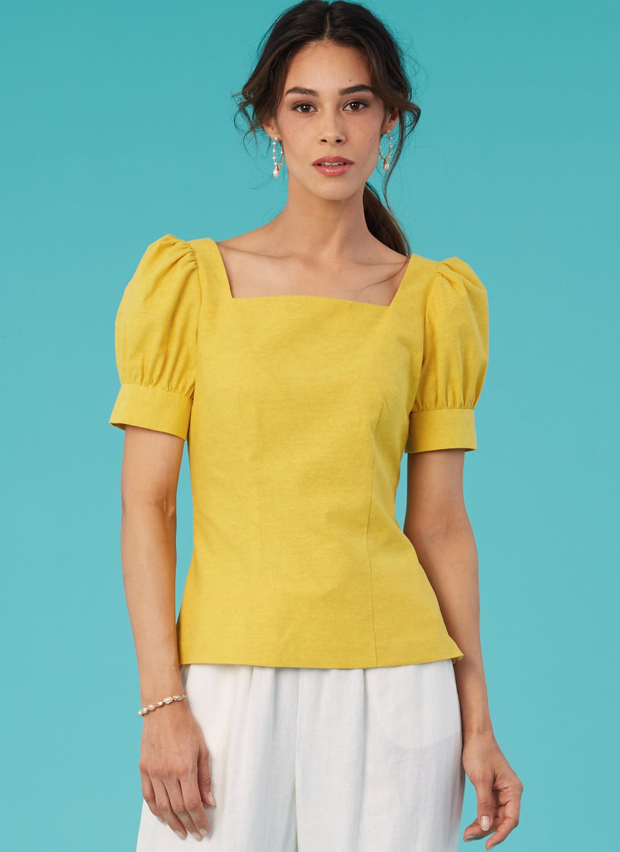 Patron McCall's n°8287 - Hauts polyvalents pour femmes
