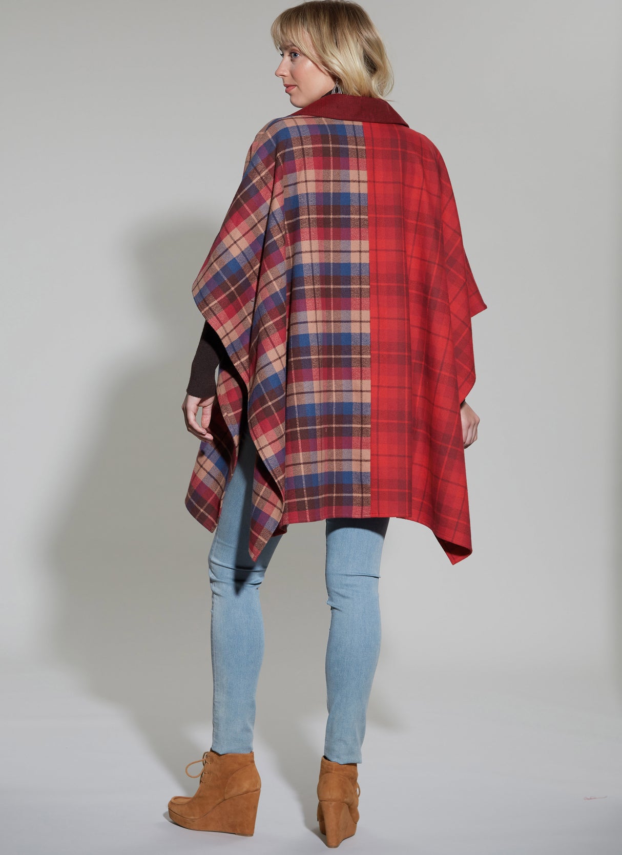 Patron McCall's n°8347 - Poncho élégant