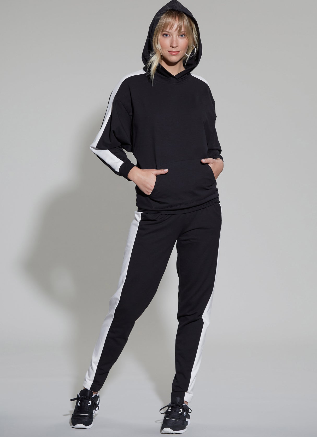 Patron McCall's n°8351 - Ensemble de détente pour femme