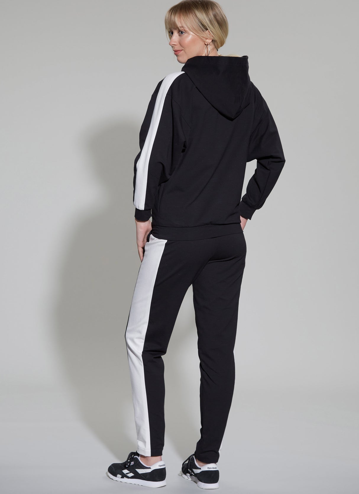 Patron McCall's n°8351 - Ensemble de détente pour femme