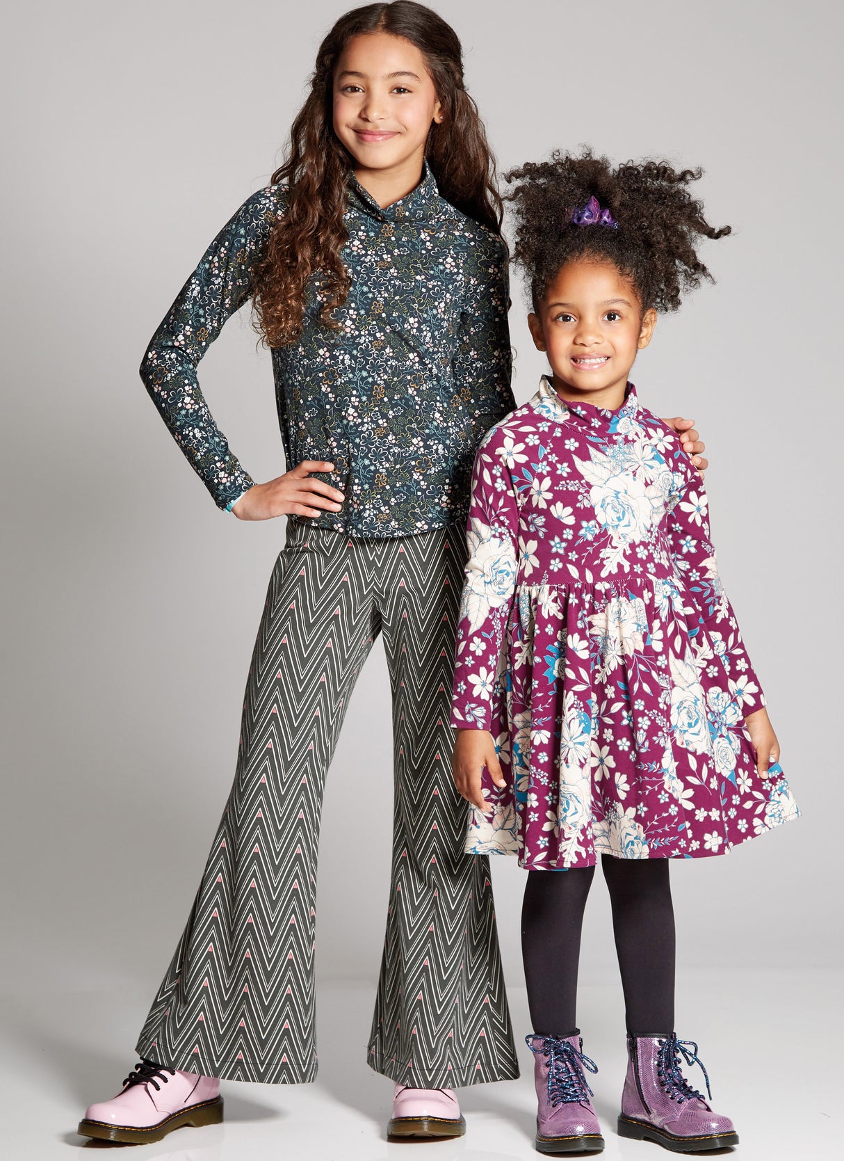 Patron McCall's n°8353 - Ensemble haut, robe et pantalon pour enfants